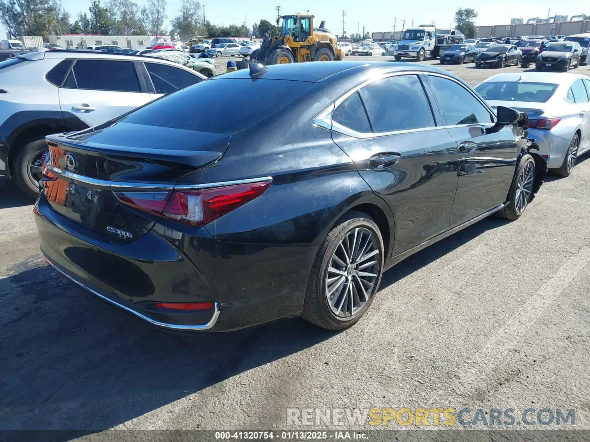 4 Photograph of a damaged car 58ADA1C1XRU053145 LEXUS ES 300H 2024