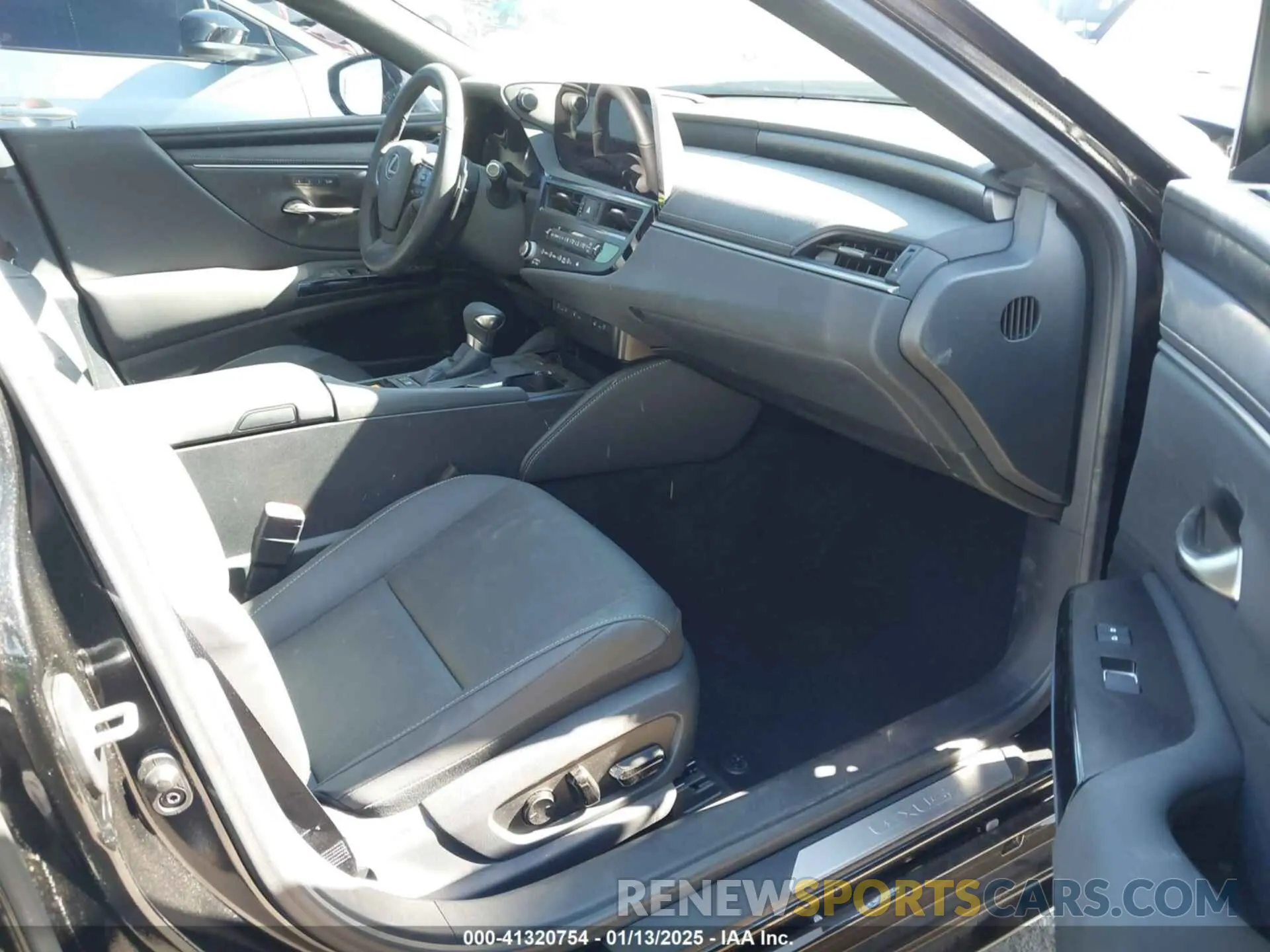 5 Photograph of a damaged car 58ADA1C1XRU053145 LEXUS ES 300H 2024