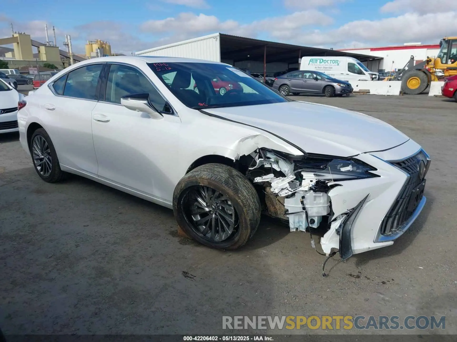 1 Photograph of a damaged car 58AEA1C10RU048315 LEXUS ES 300H 2024