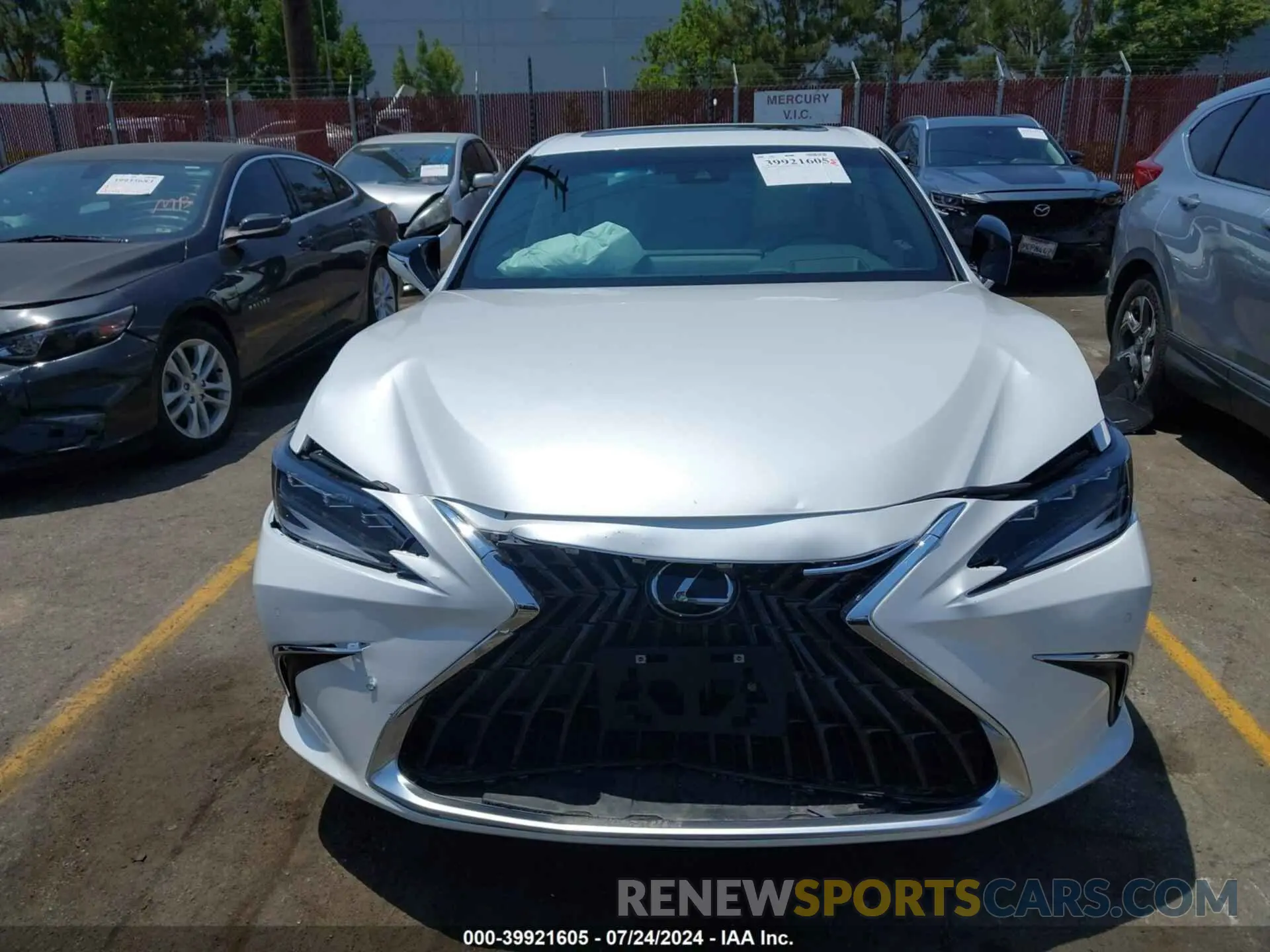 12 Photograph of a damaged car 58AEA1C10RU050999 LEXUS ES 300H 2024