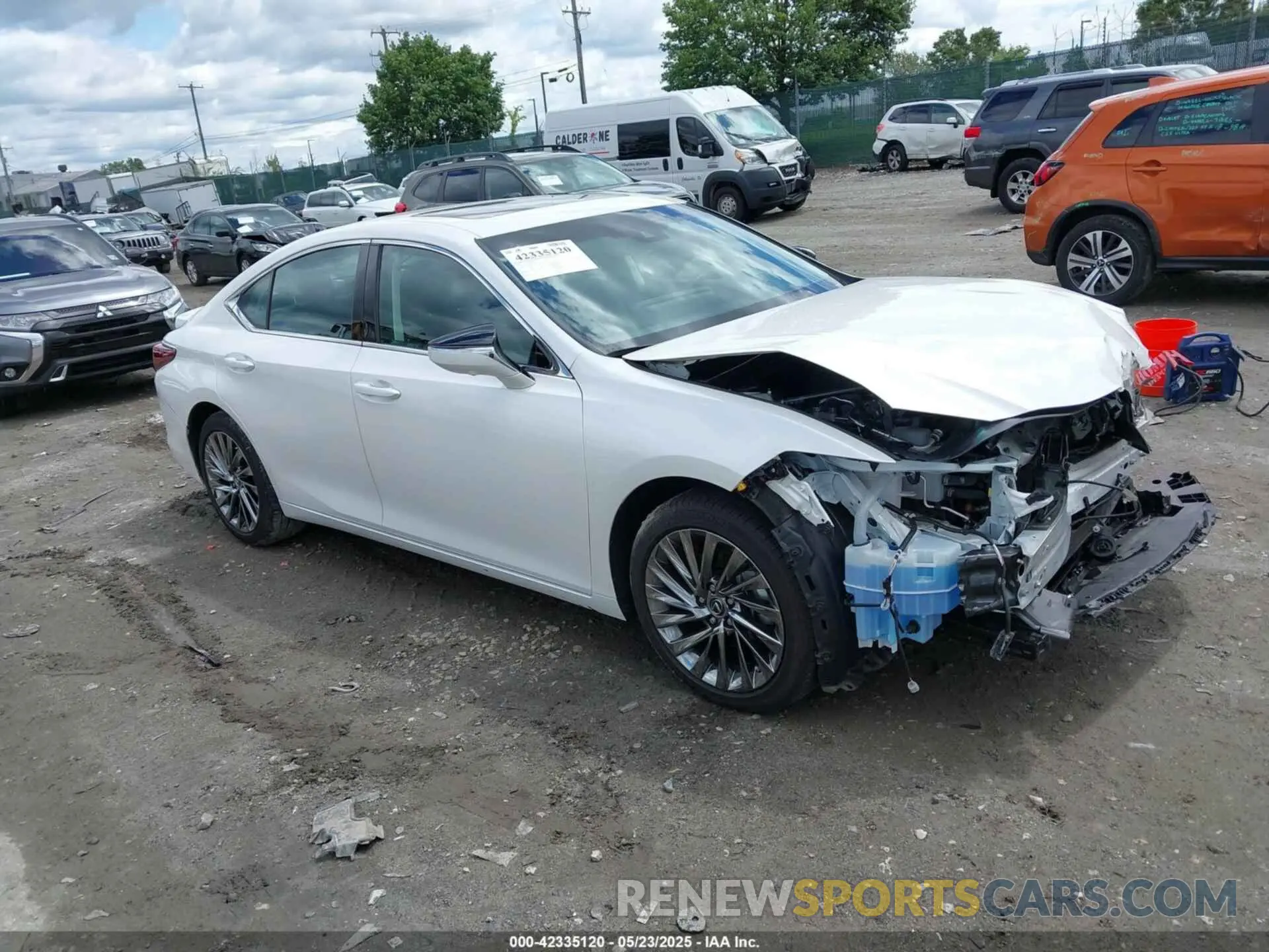 1 Photograph of a damaged car 58AEA1C15RU040758 LEXUS ES 300H 2024
