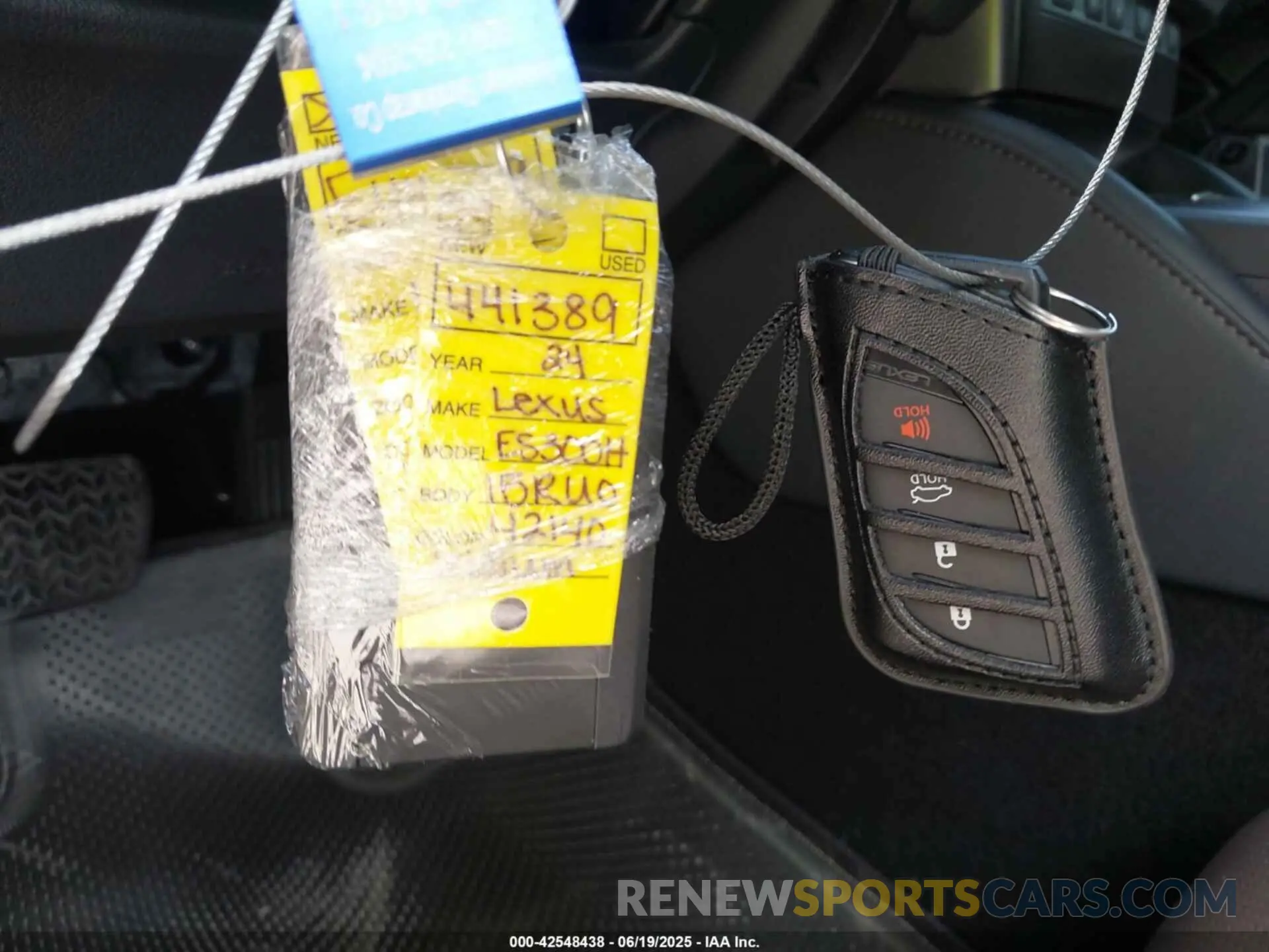 11 Photograph of a damaged car 58AEA1C15RU042140 LEXUS ES 300H 2024