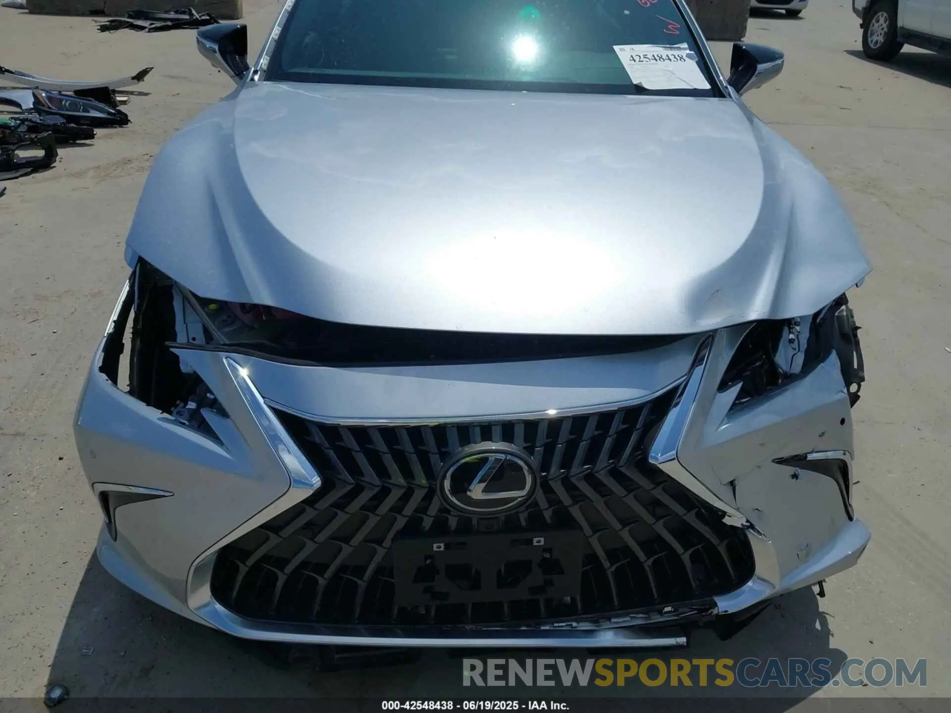 6 Photograph of a damaged car 58AEA1C15RU042140 LEXUS ES 300H 2024