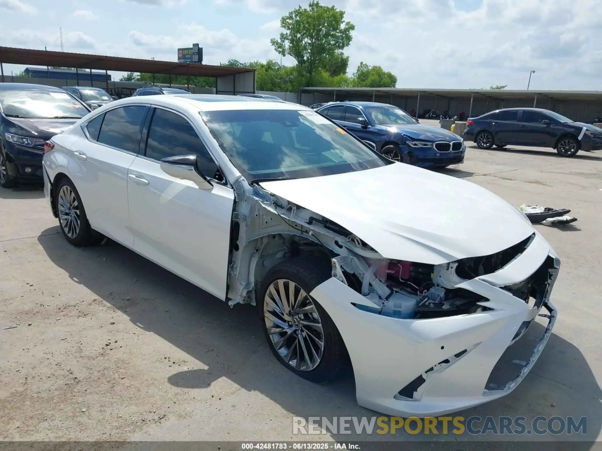 1 Photograph of a damaged car 58AEA1C17RU050563 LEXUS ES 300H 2024