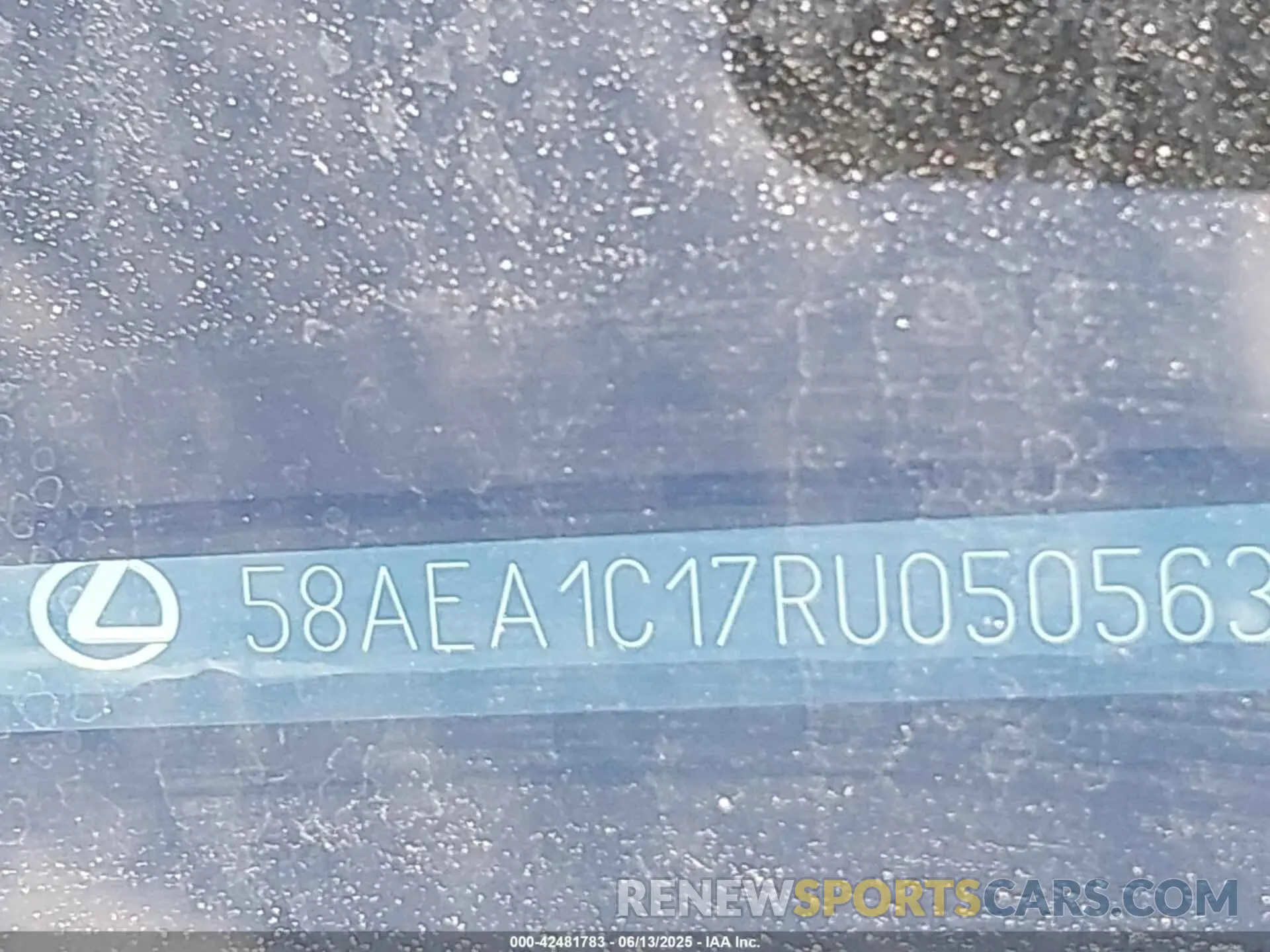 18 Photograph of a damaged car 58AEA1C17RU050563 LEXUS ES 300H 2024
