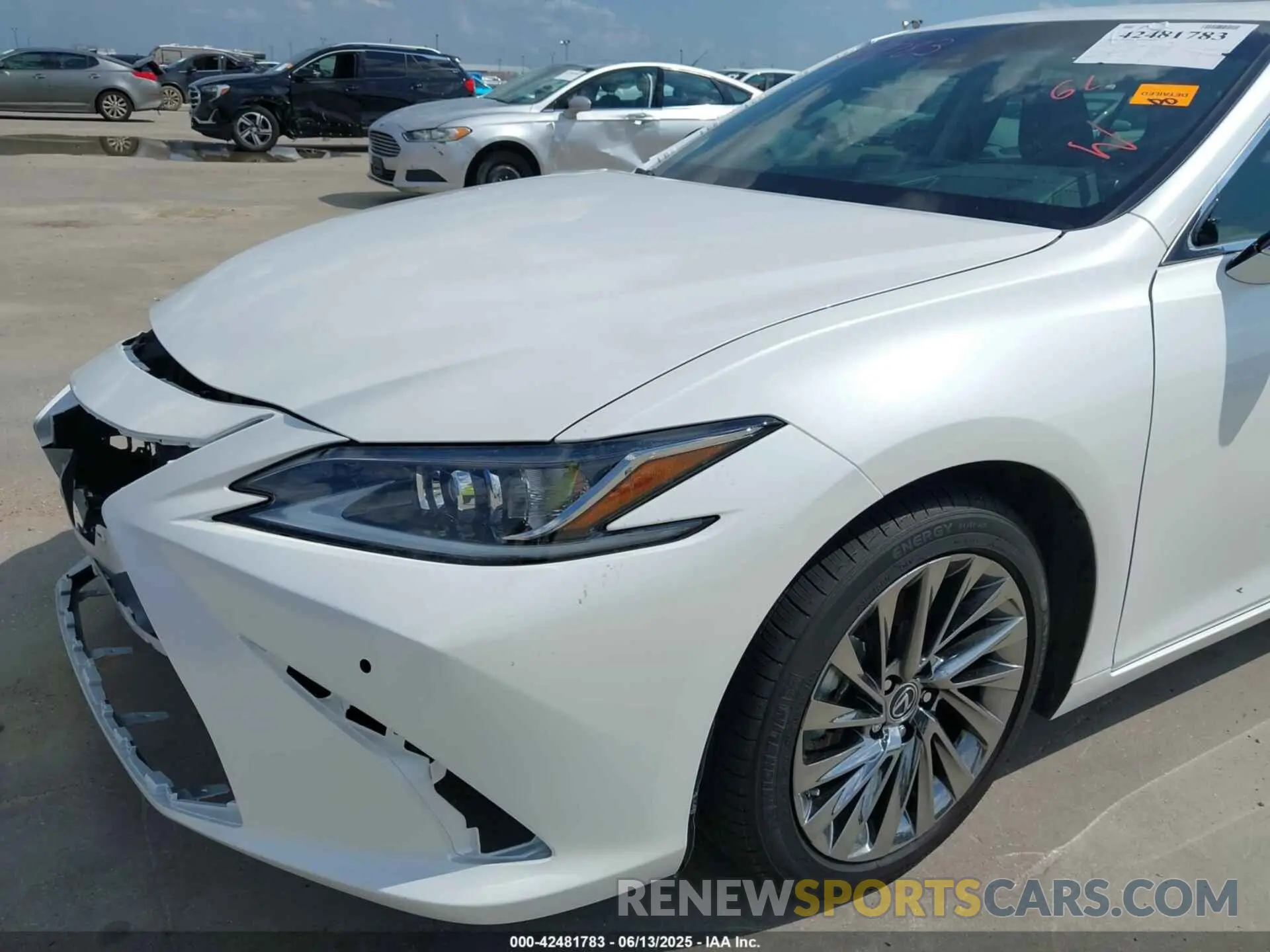 20 Photograph of a damaged car 58AEA1C17RU050563 LEXUS ES 300H 2024