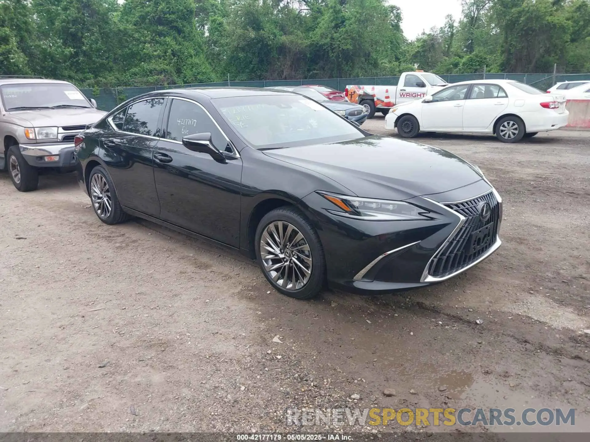 1 Photograph of a damaged car 58AFA1C13RU048538 LEXUS ES 300H 2024