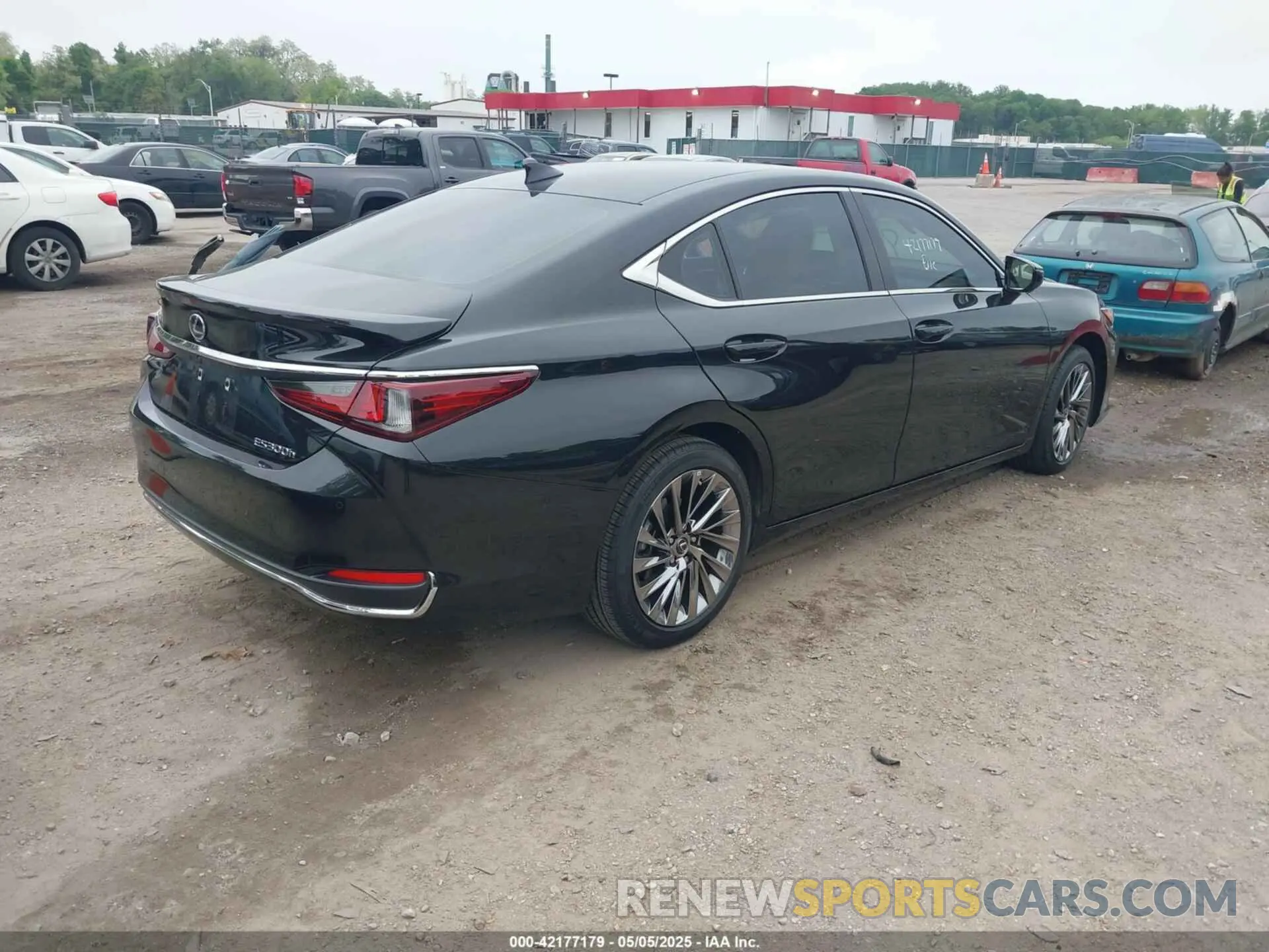 4 Photograph of a damaged car 58AFA1C13RU048538 LEXUS ES 300H 2024