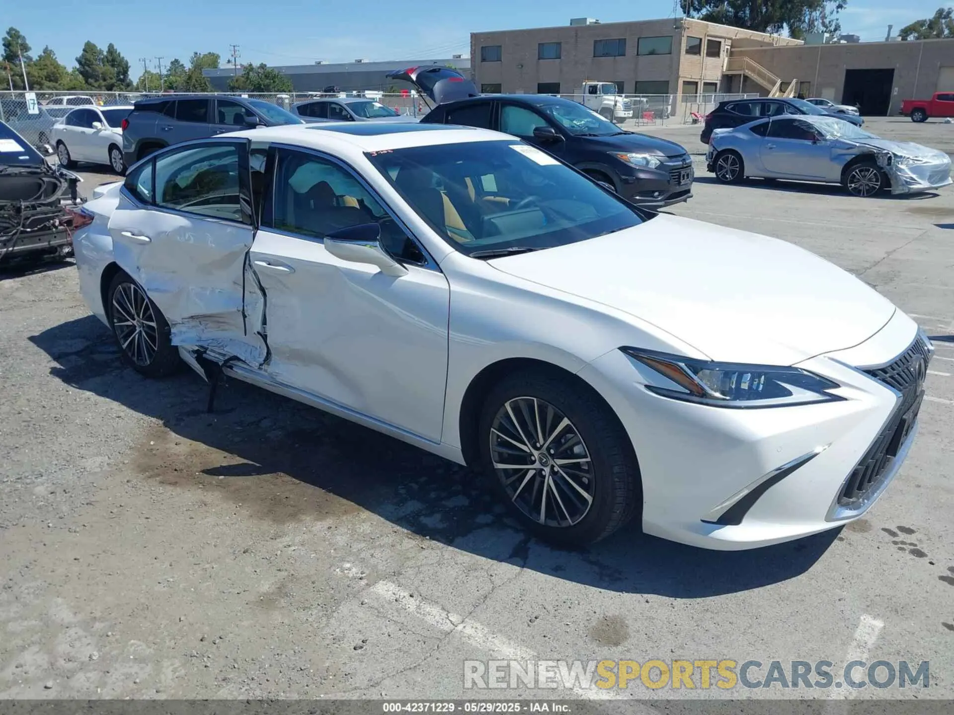 1 Photograph of a damaged car 58ADA1C11SU055520 LEXUS ES 300H 2025
