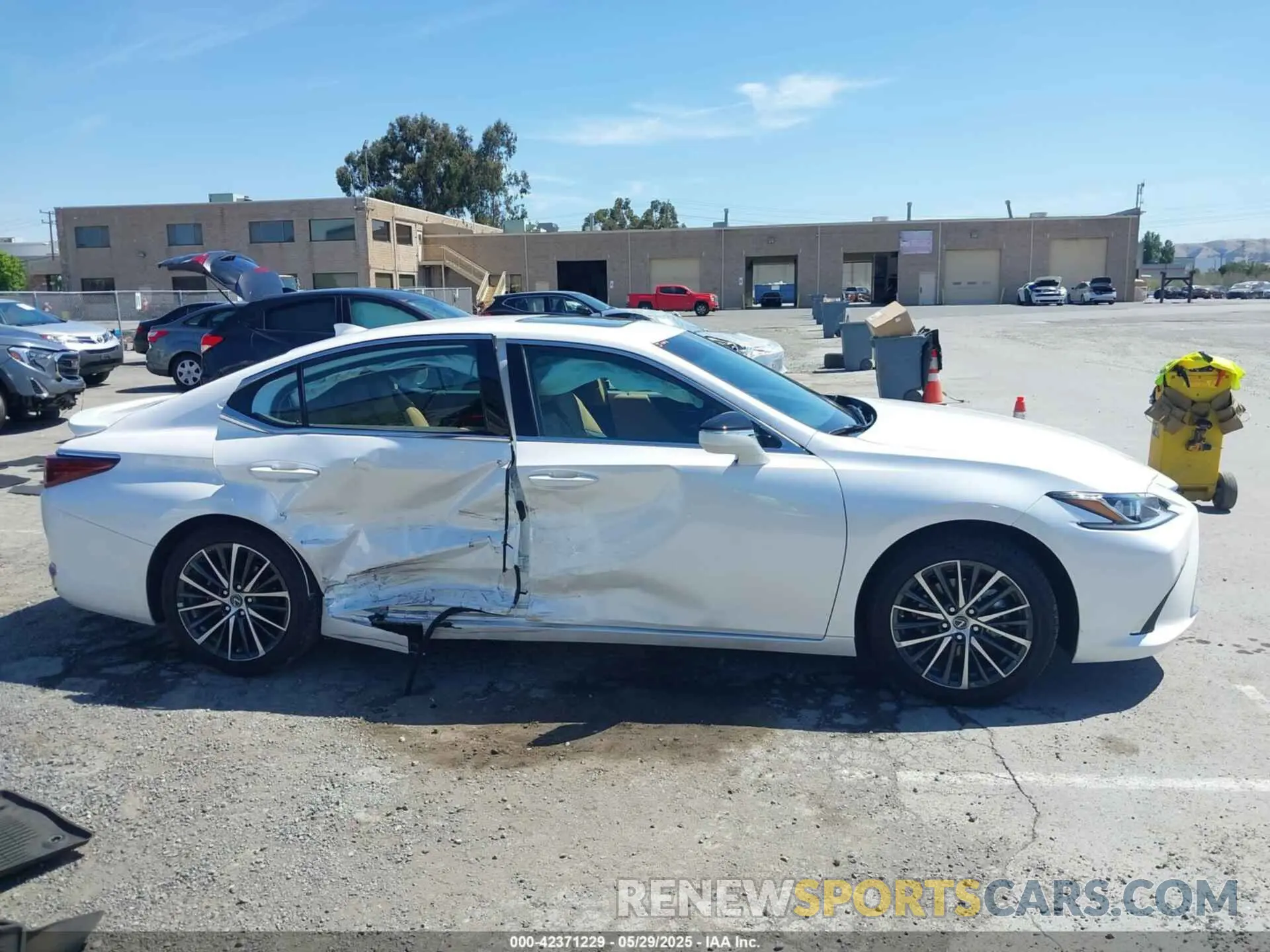 13 Photograph of a damaged car 58ADA1C11SU055520 LEXUS ES 300H 2025