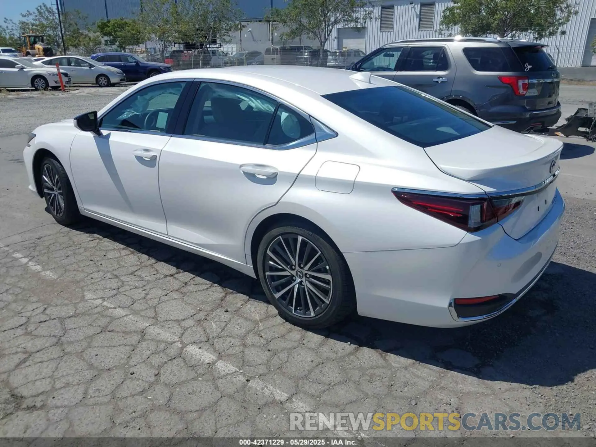 3 Photograph of a damaged car 58ADA1C11SU055520 LEXUS ES 300H 2025