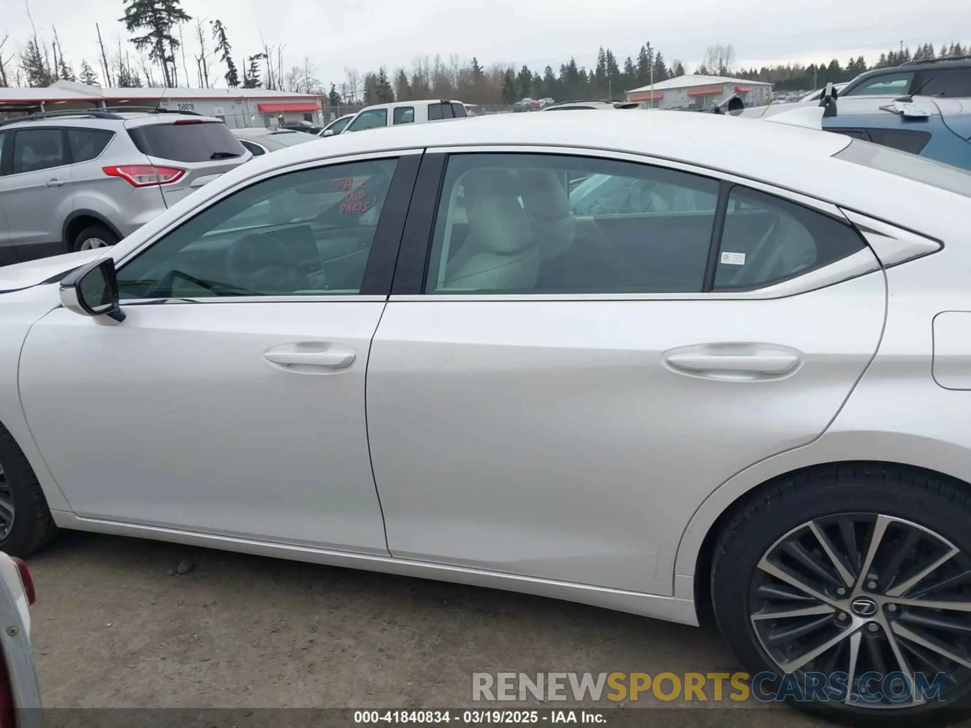 15 Photograph of a damaged car 58ADA1C11SU058997 LEXUS ES 300H 2025