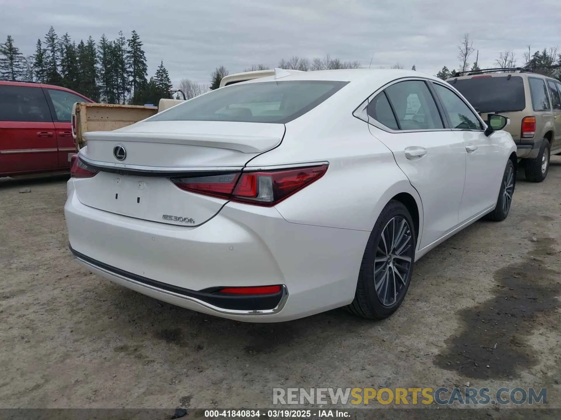 4 Photograph of a damaged car 58ADA1C11SU058997 LEXUS ES 300H 2025