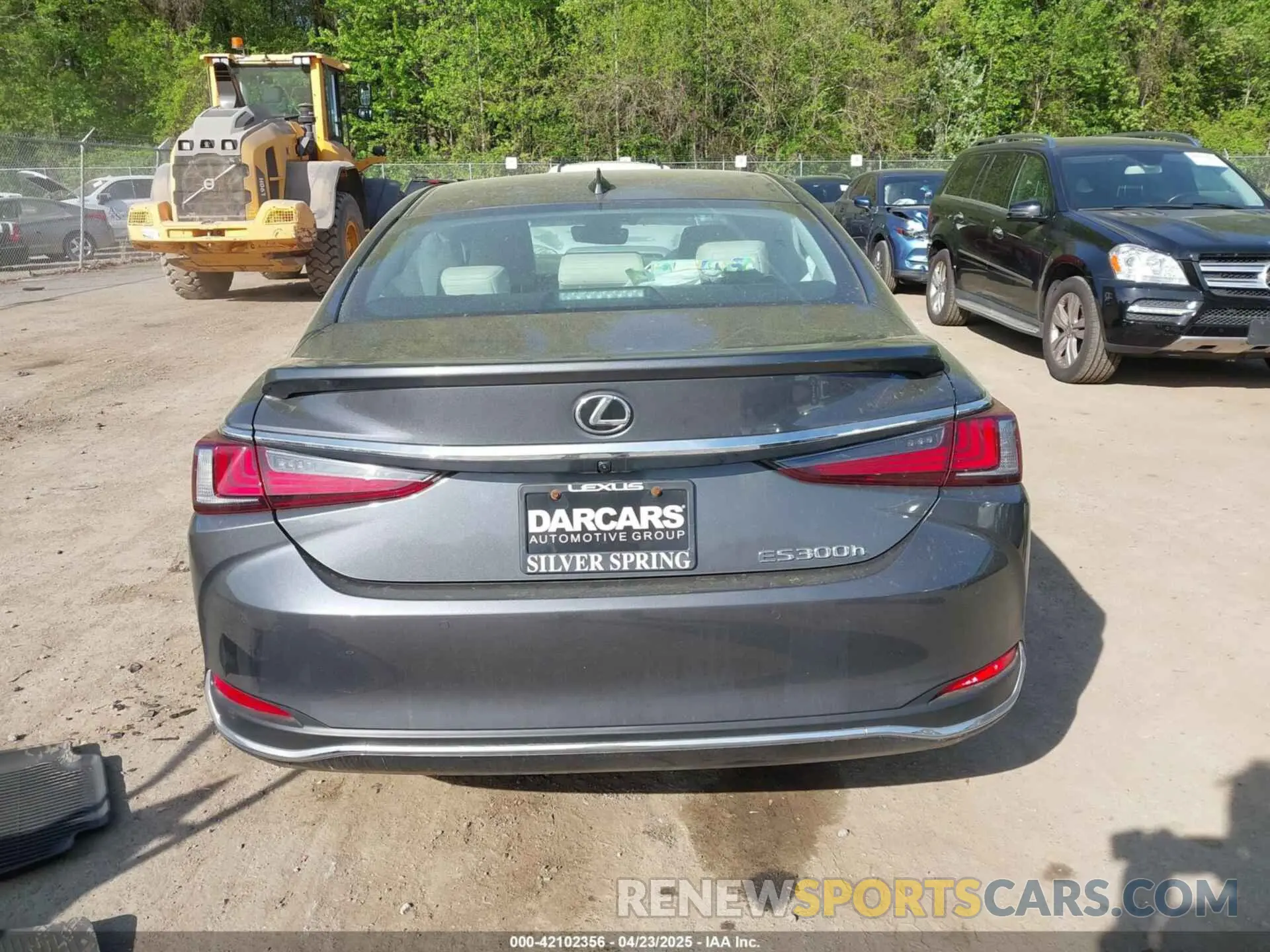 16 Photograph of a damaged car 58ADA1C19SU055619 LEXUS ES 300H 2025