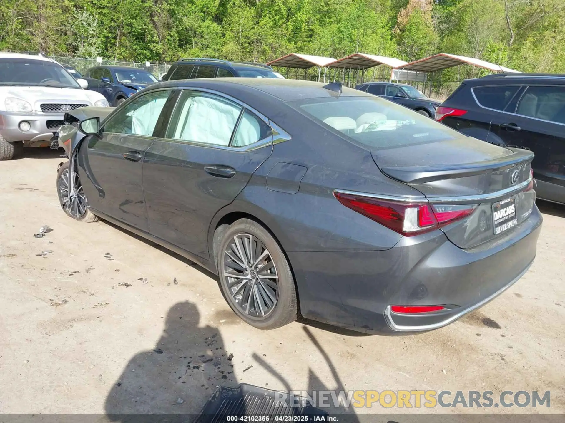 3 Photograph of a damaged car 58ADA1C19SU055619 LEXUS ES 300H 2025