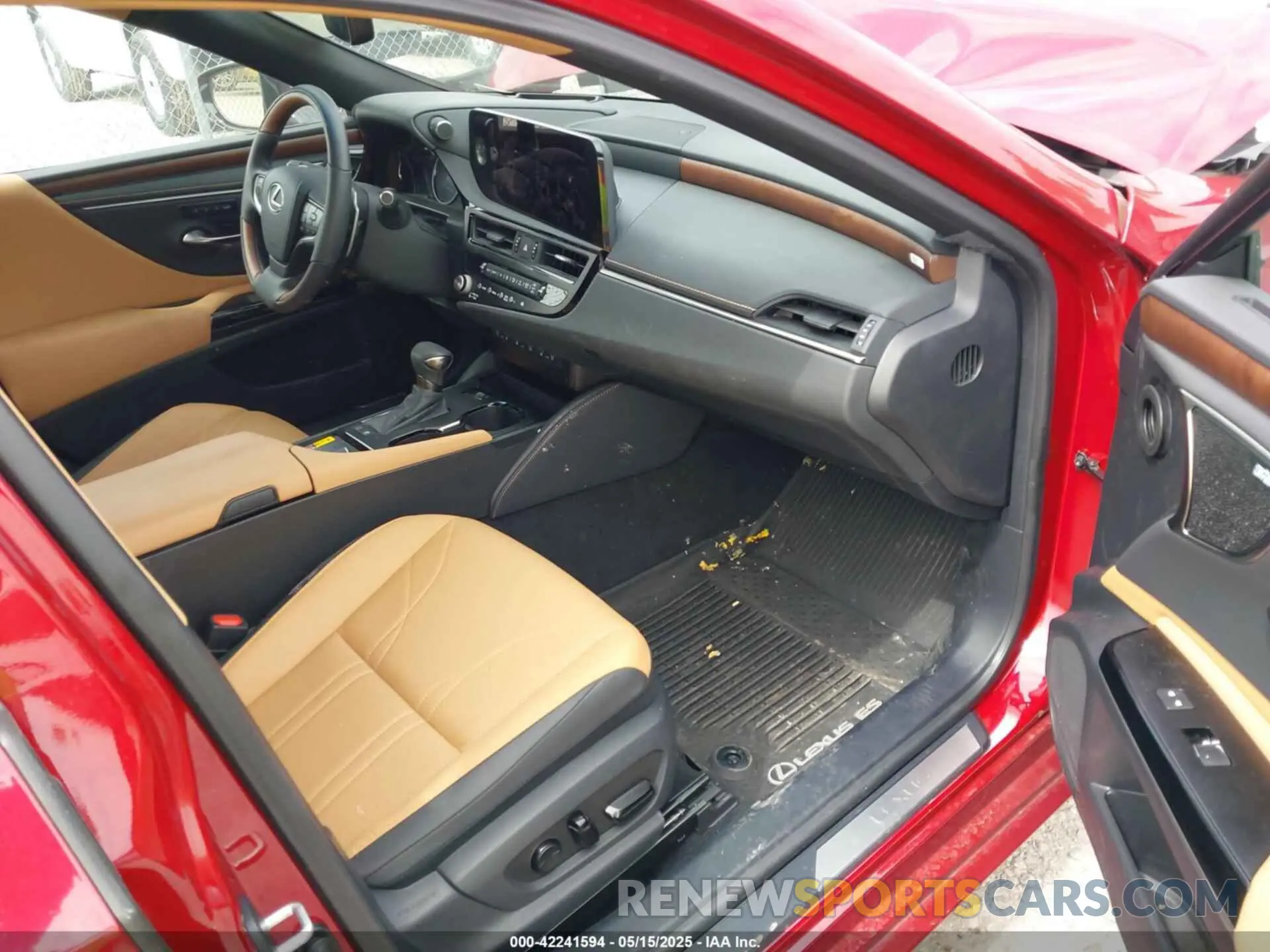 5 Photograph of a damaged car 58AFA1C13SU055320 LEXUS ES 300H 2025
