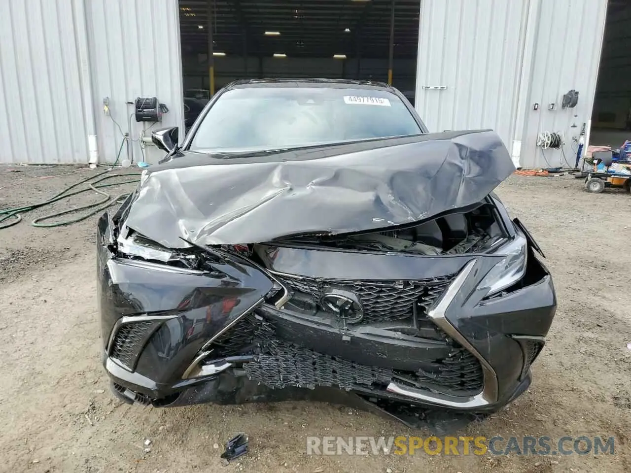 5 Photograph of a damaged car 58ABA1C15RU043954 LEXUS ES 300H F 2024