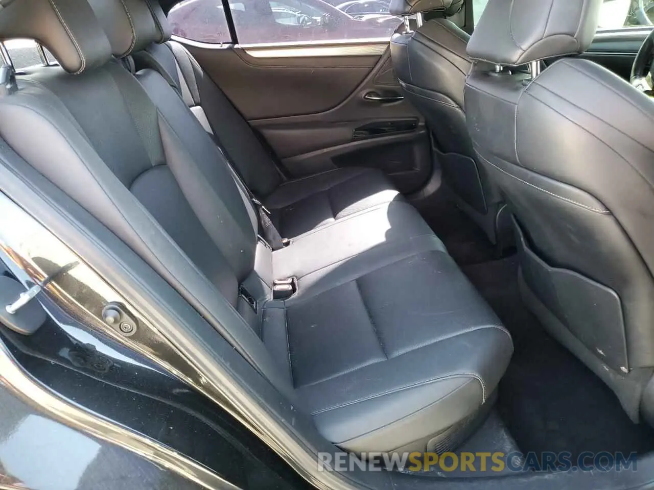 10 Photograph of a damaged car 58ABA1C19RU041012 LEXUS ES 300H F 2024