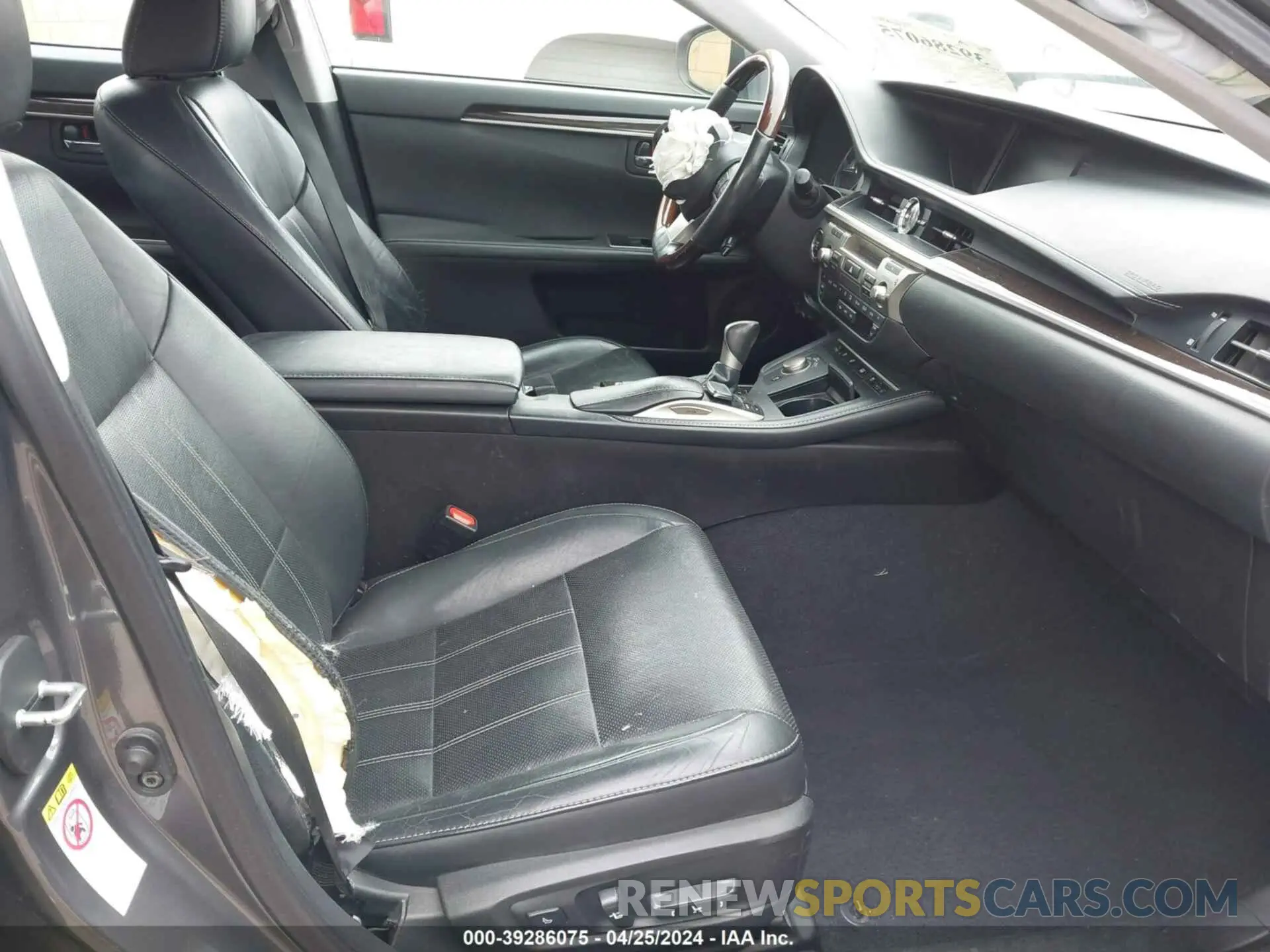 5 Photograph of a damaged car 58ABK1GG1JU087966 LEXUS ES 350 2018