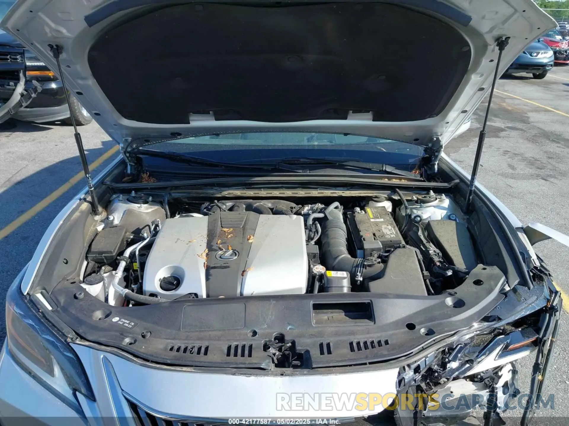 10 Photograph of a damaged car 58ABZ1B10KU023305 LEXUS ES 350 2019