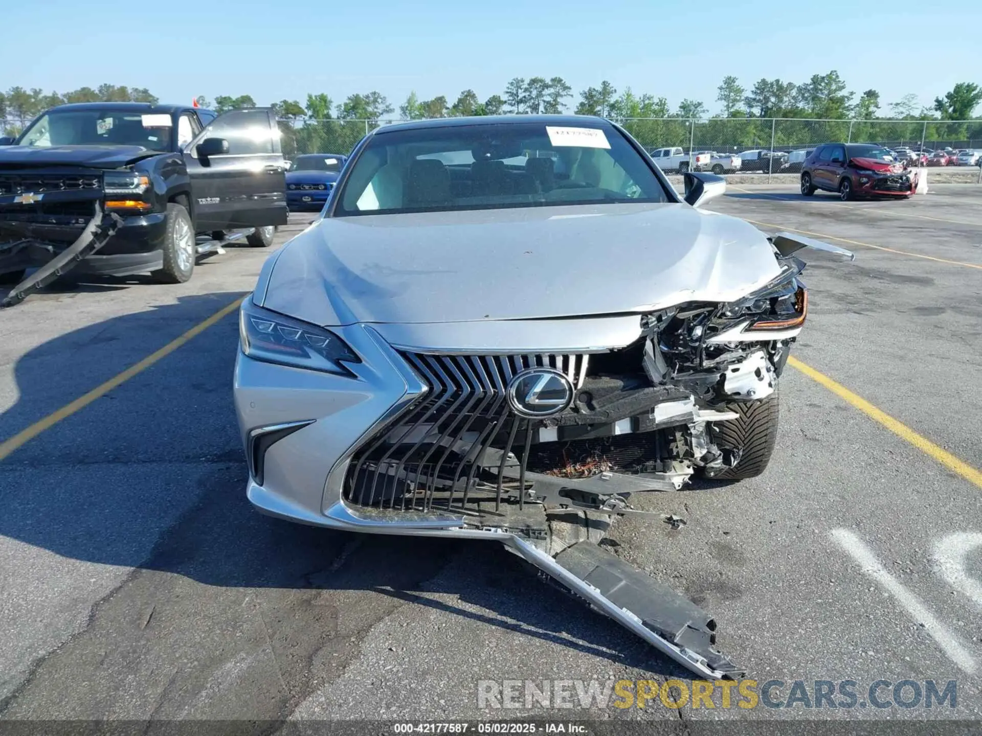 13 Photograph of a damaged car 58ABZ1B10KU023305 LEXUS ES 350 2019