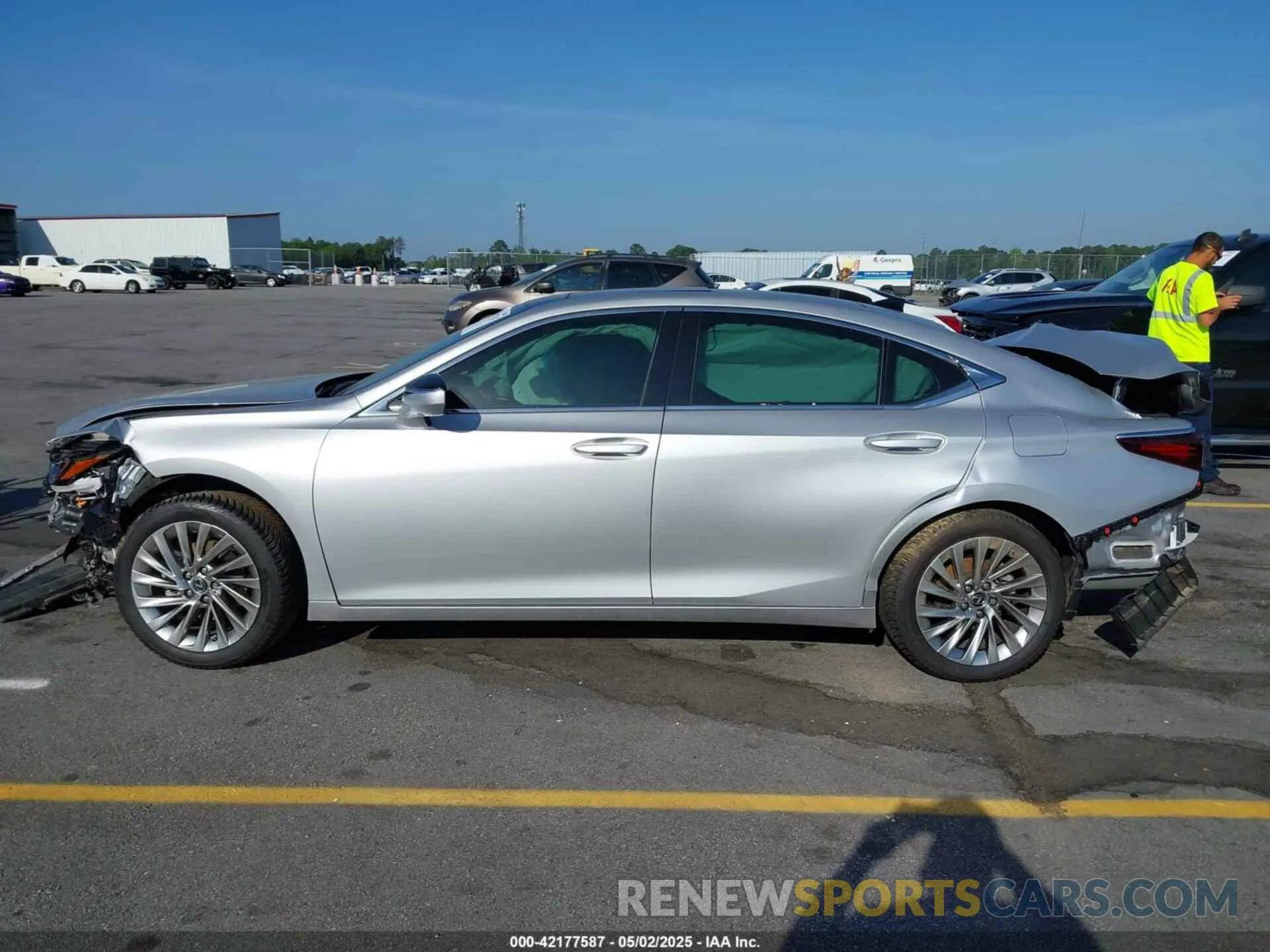 15 Photograph of a damaged car 58ABZ1B10KU023305 LEXUS ES 350 2019
