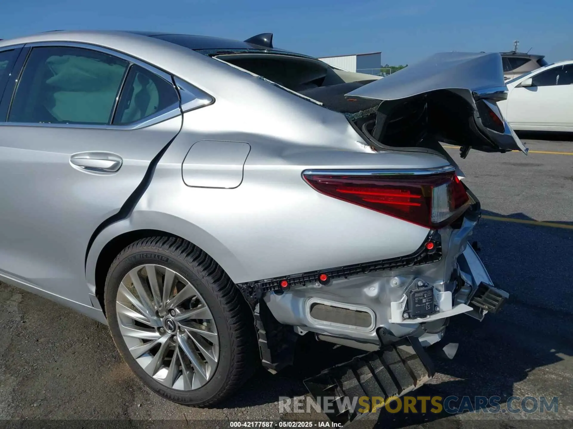 20 Photograph of a damaged car 58ABZ1B10KU023305 LEXUS ES 350 2019