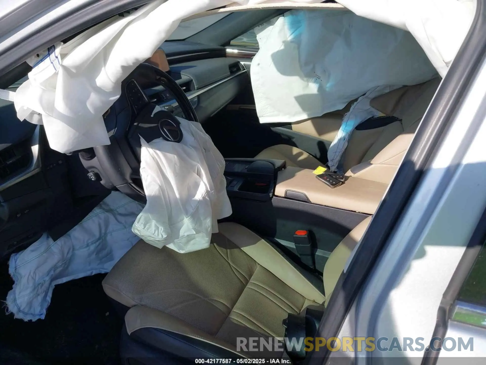 5 Photograph of a damaged car 58ABZ1B10KU023305 LEXUS ES 350 2019
