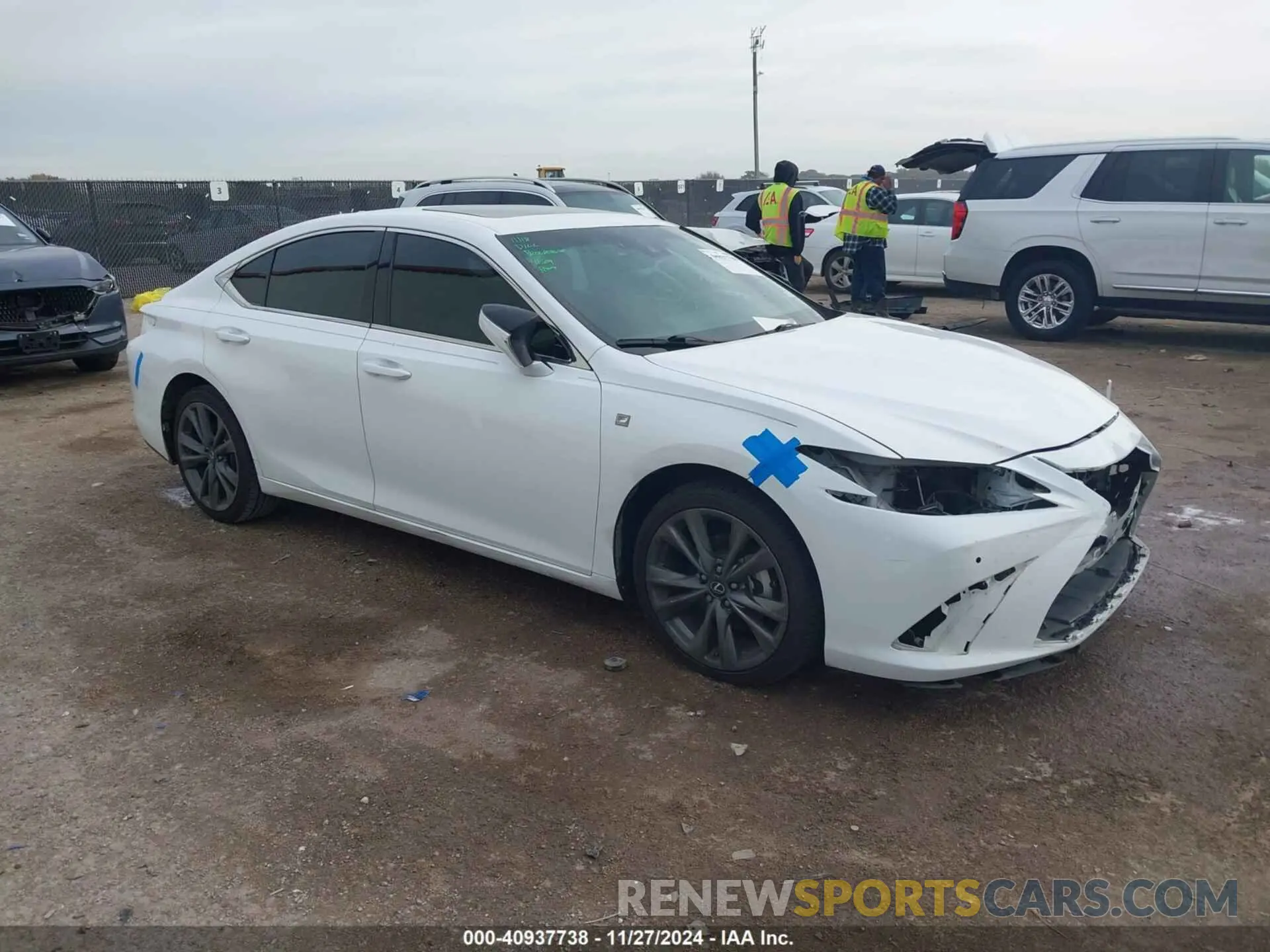1 Photograph of a damaged car 58ABZ1B11KU008456 LEXUS ES 350 2019