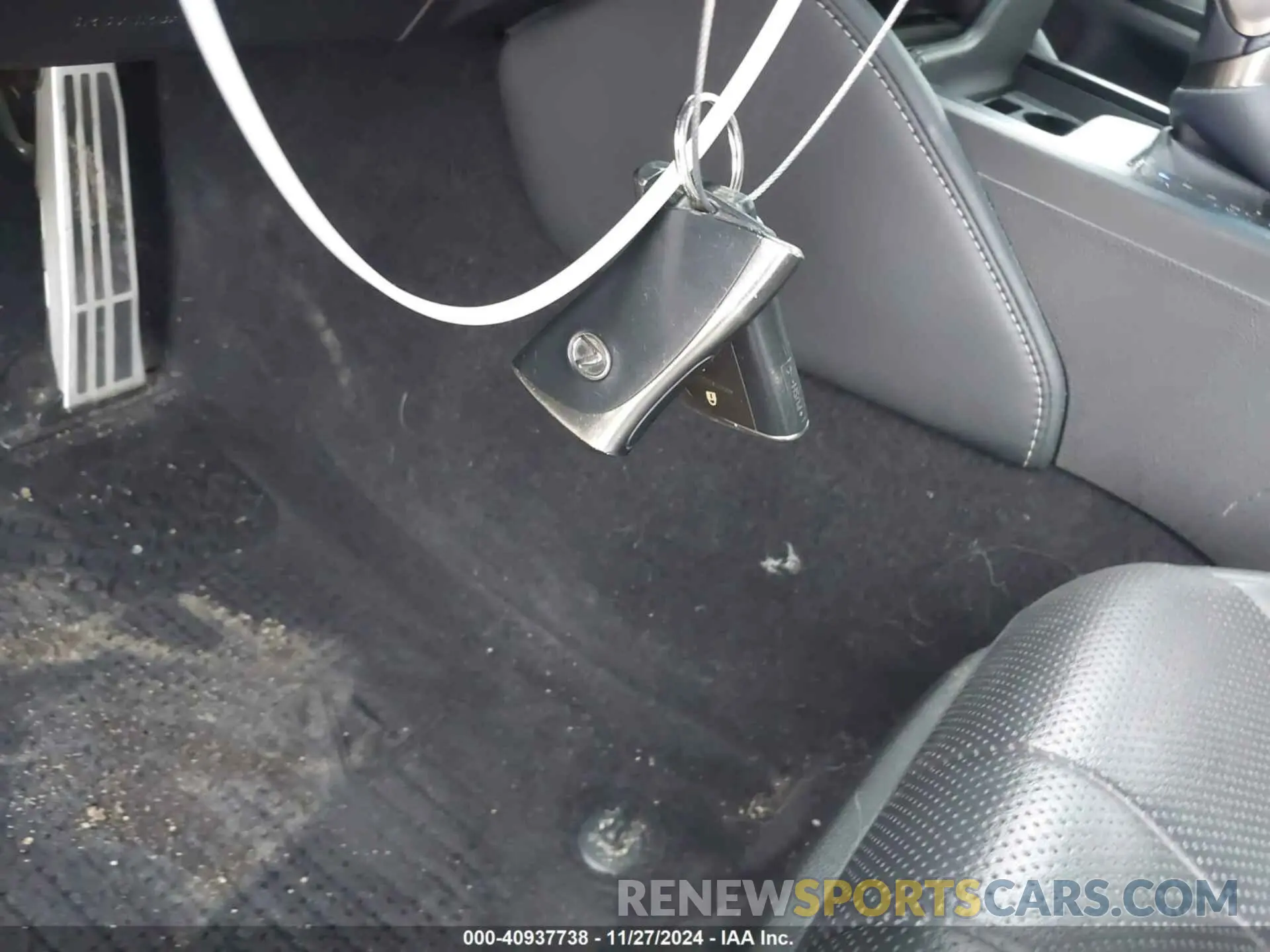 11 Photograph of a damaged car 58ABZ1B11KU008456 LEXUS ES 350 2019