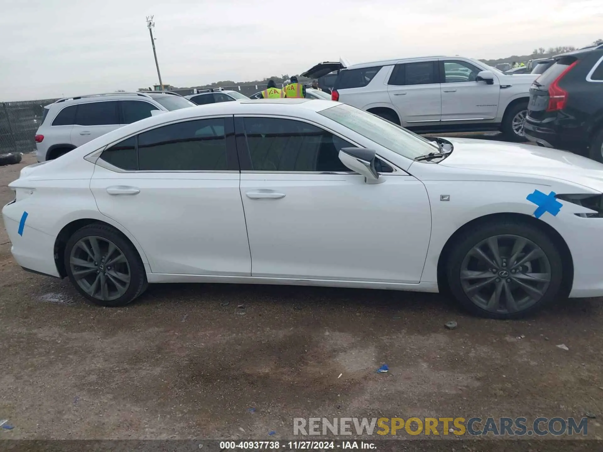 13 Photograph of a damaged car 58ABZ1B11KU008456 LEXUS ES 350 2019