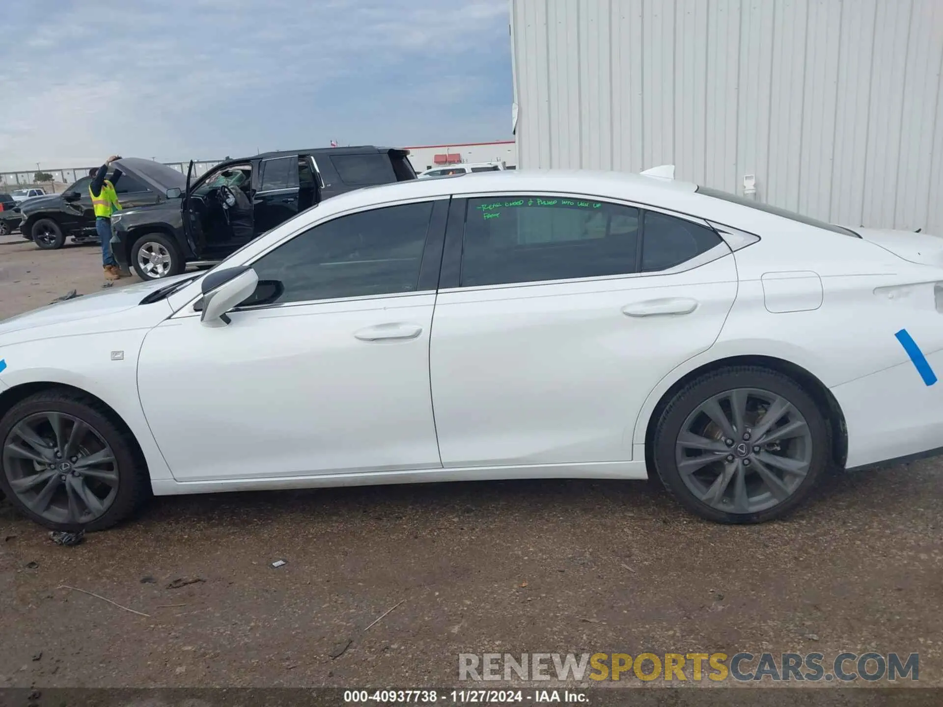14 Photograph of a damaged car 58ABZ1B11KU008456 LEXUS ES 350 2019