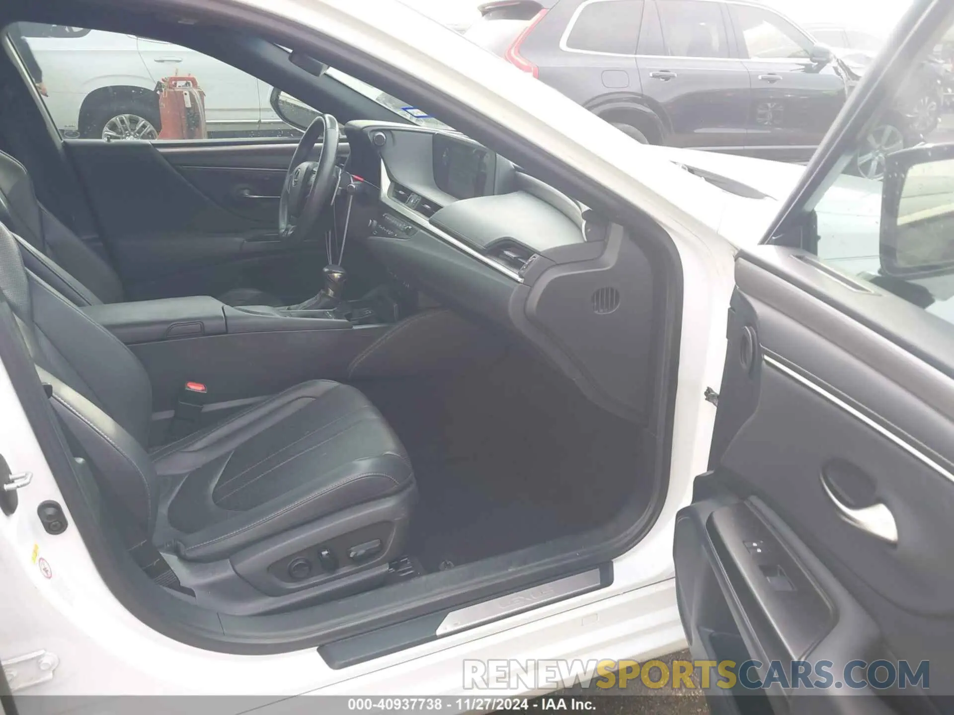 5 Photograph of a damaged car 58ABZ1B11KU008456 LEXUS ES 350 2019
