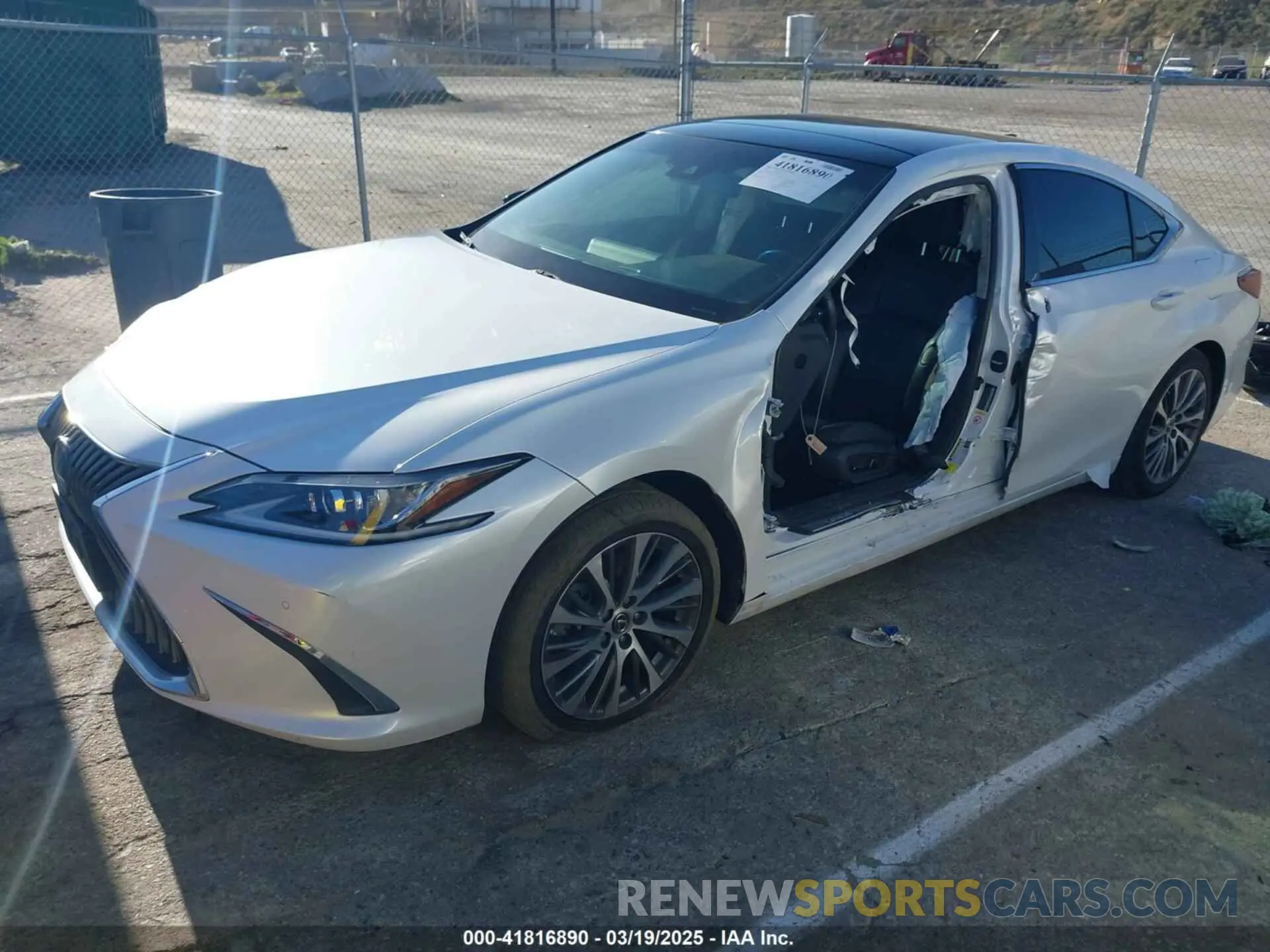 15 Photograph of a damaged car 58ABZ1B11KU019473 LEXUS ES 350 2019