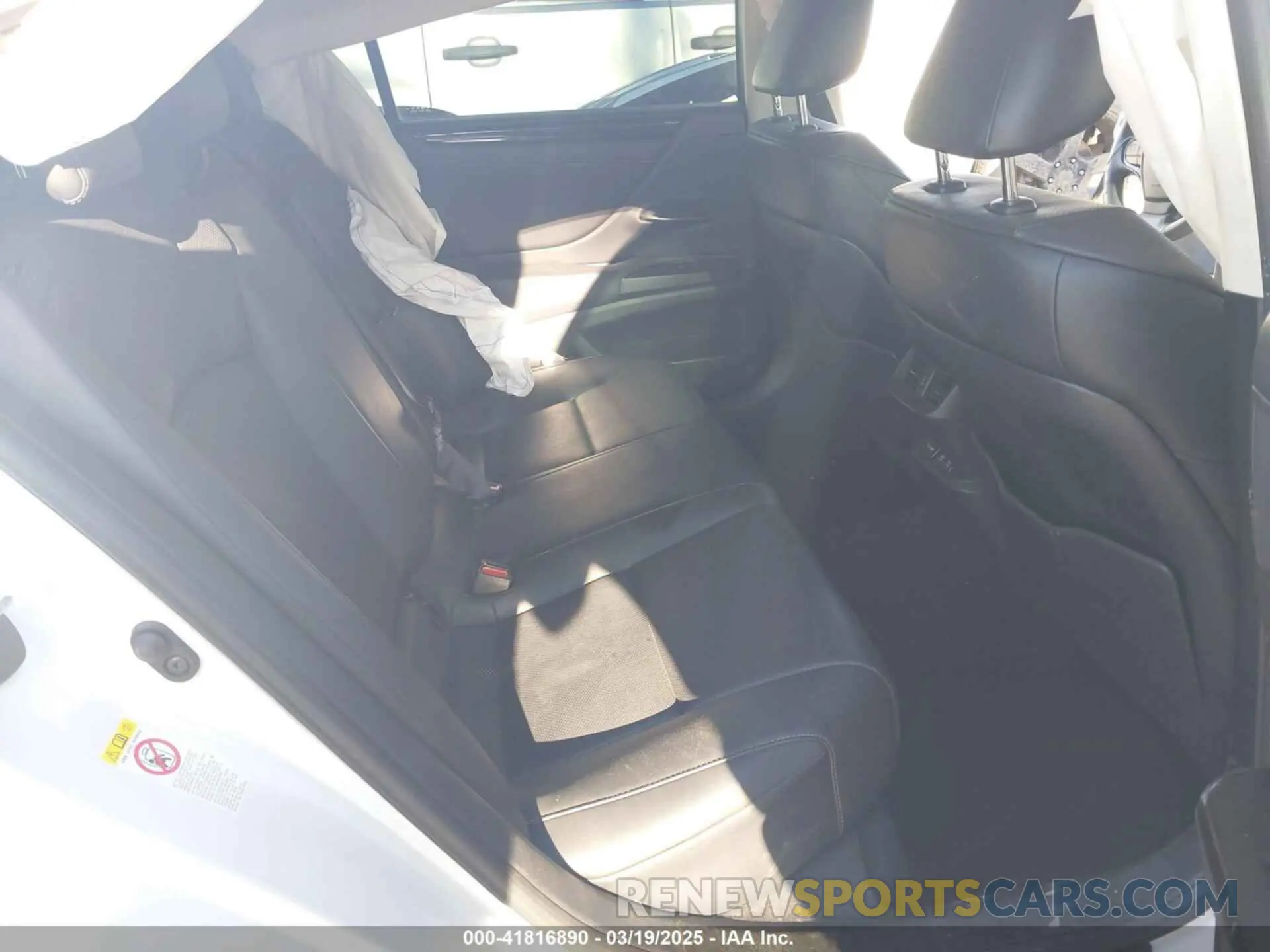 8 Photograph of a damaged car 58ABZ1B11KU019473 LEXUS ES 350 2019