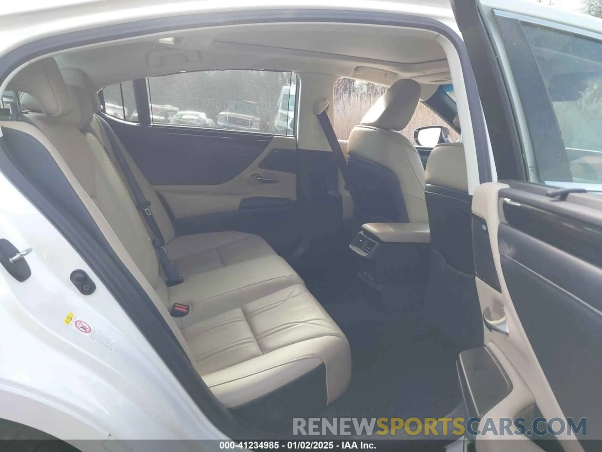 8 Photograph of a damaged car 58ABZ1B11KU020297 LEXUS ES 350 2019