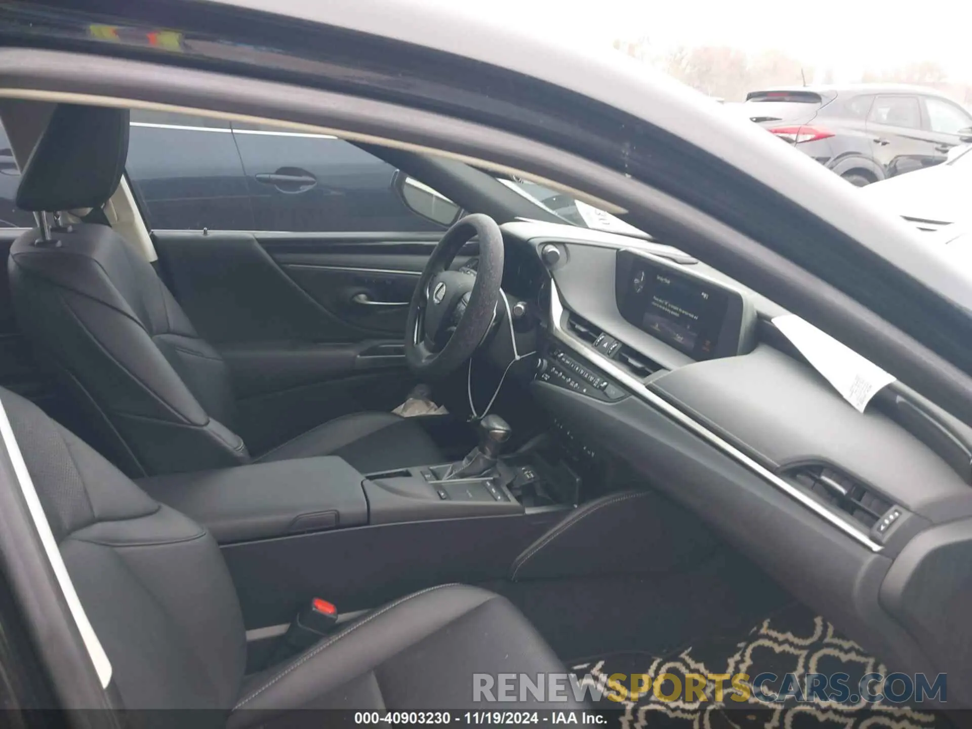 5 Photograph of a damaged car 58ABZ1B11KU024849 LEXUS ES 350 2019