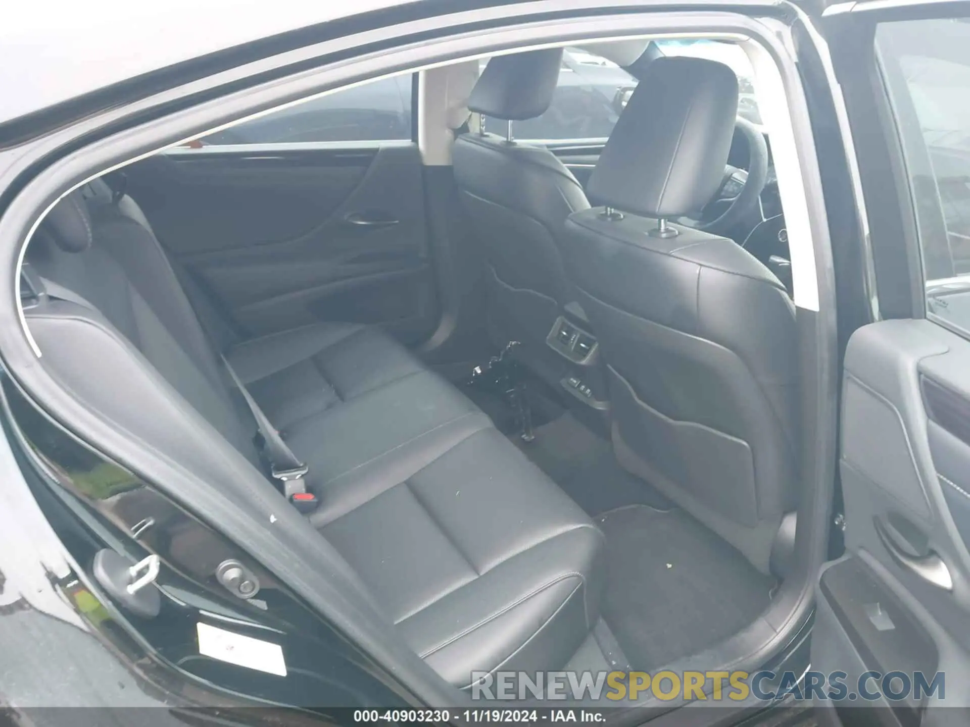 8 Photograph of a damaged car 58ABZ1B11KU024849 LEXUS ES 350 2019