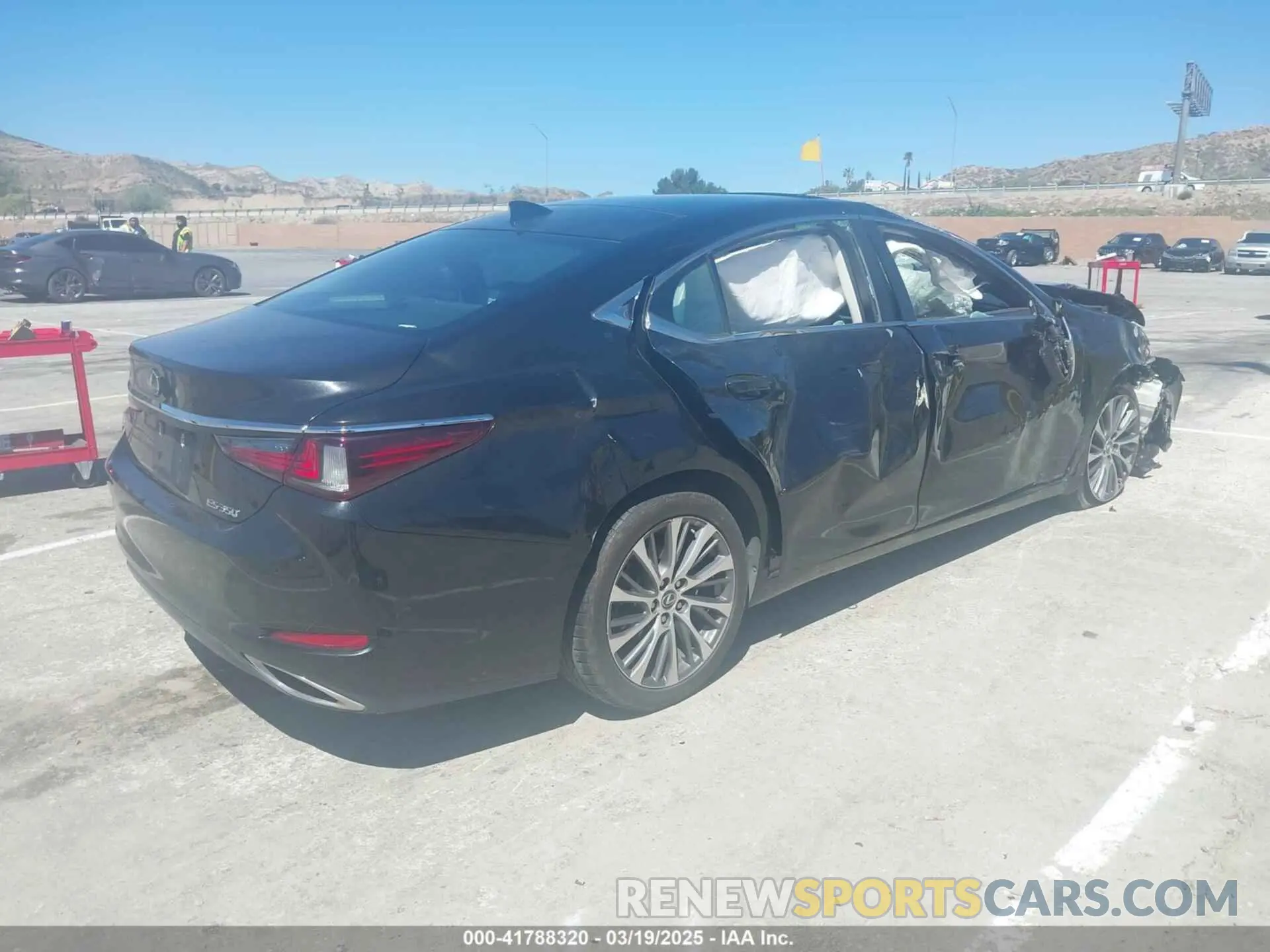 4 Photograph of a damaged car 58ABZ1B11KU026522 LEXUS ES 350 2019