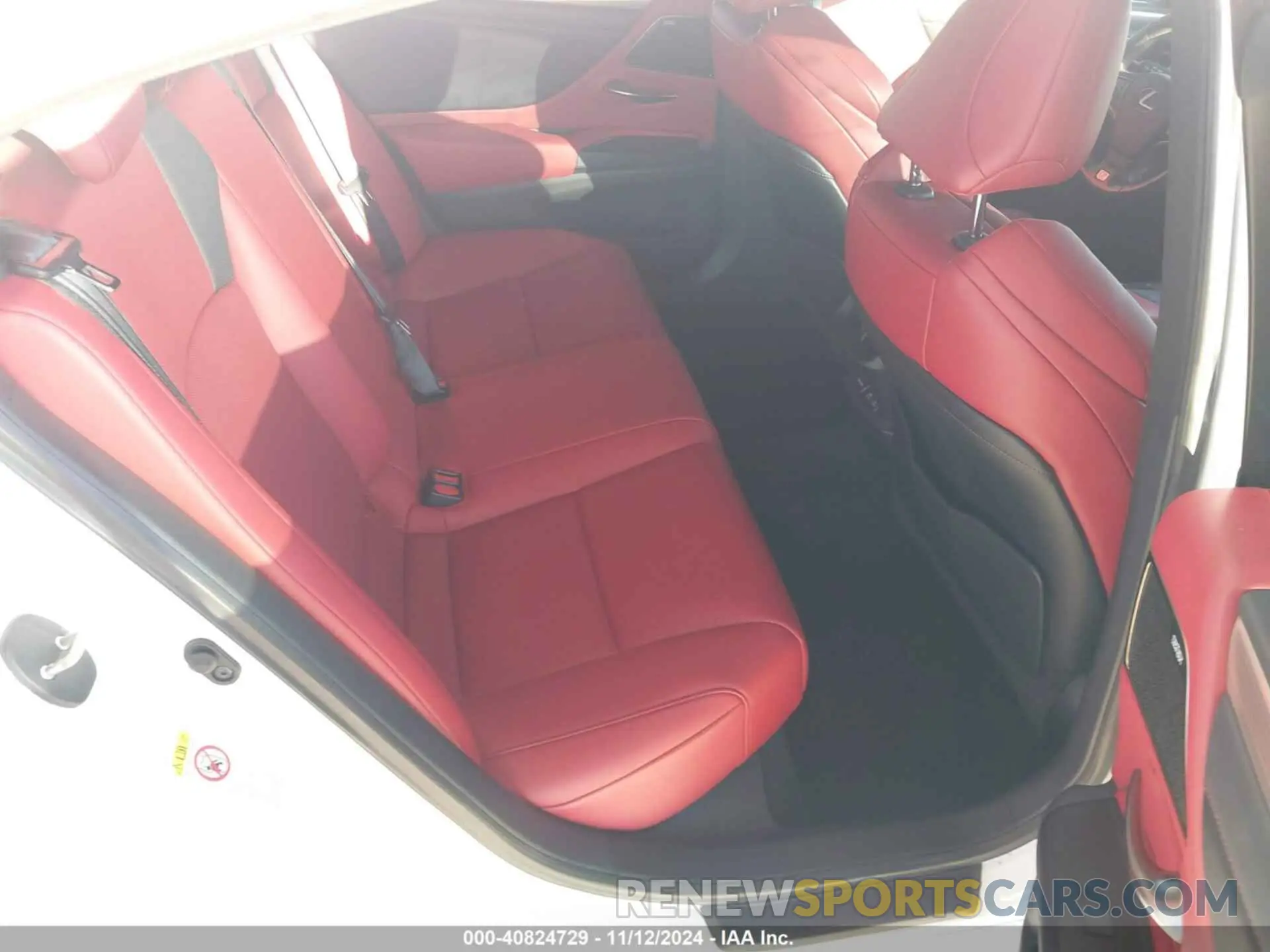 8 Photograph of a damaged car 58ABZ1B11KU033499 LEXUS ES 350 2019