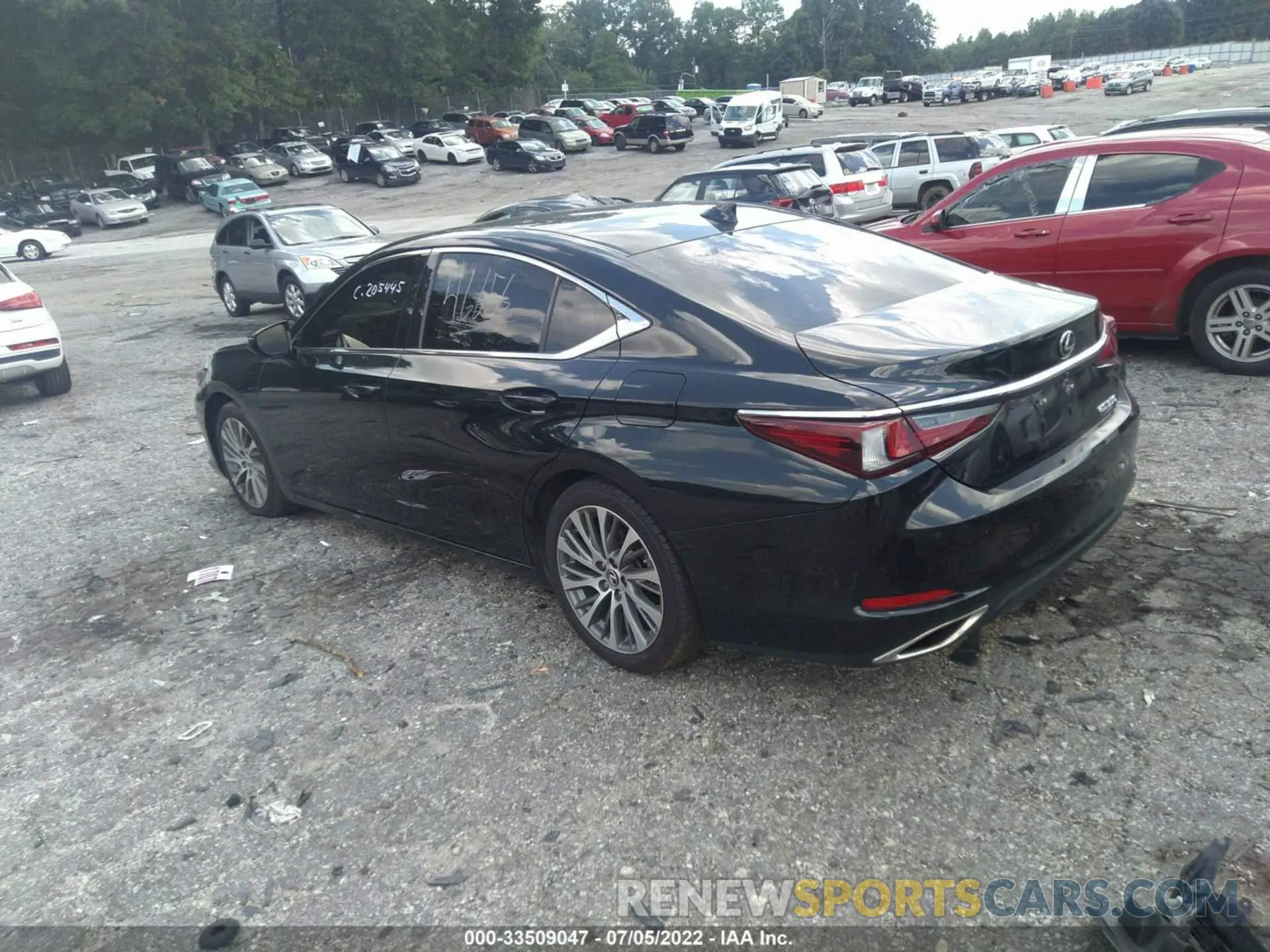 3 Photograph of a damaged car 58ABZ1B11KU039075 LEXUS ES 350 2019