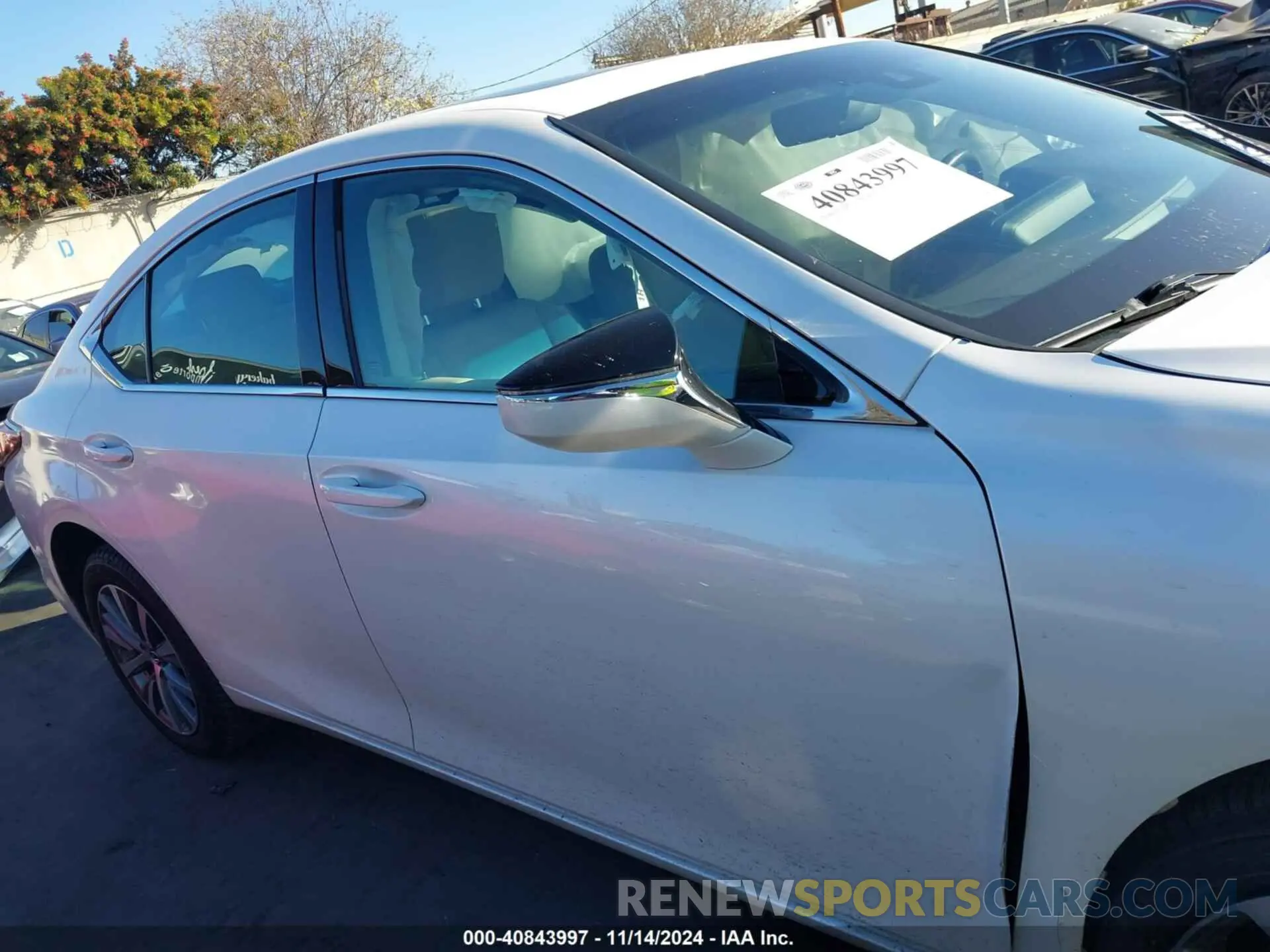 13 Photograph of a damaged car 58ABZ1B11KU047841 LEXUS ES 350 2019