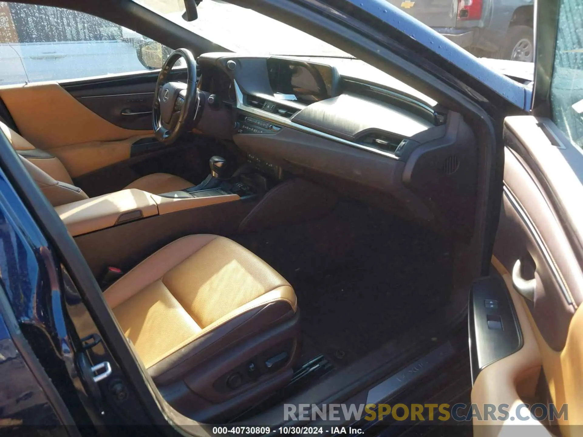 5 Photograph of a damaged car 58ABZ1B11KU050982 LEXUS ES 350 2019