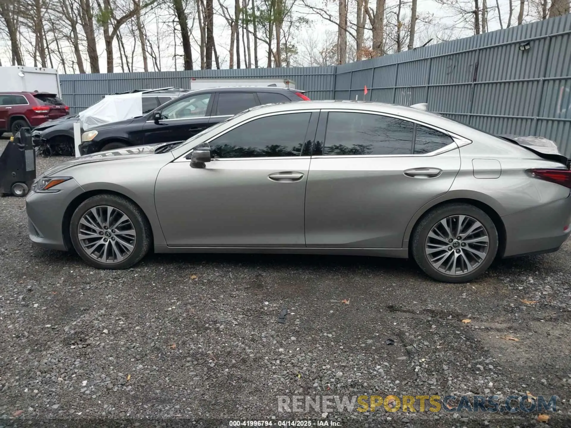 14 Photograph of a damaged car 58ABZ1B11KU051324 LEXUS ES 350 2019