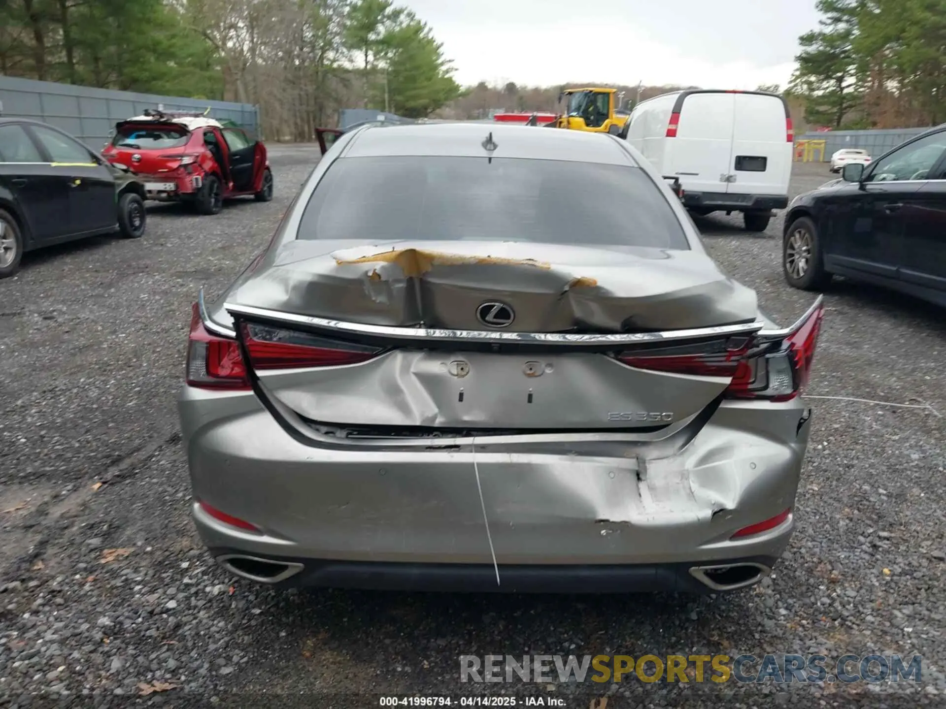 16 Photograph of a damaged car 58ABZ1B11KU051324 LEXUS ES 350 2019