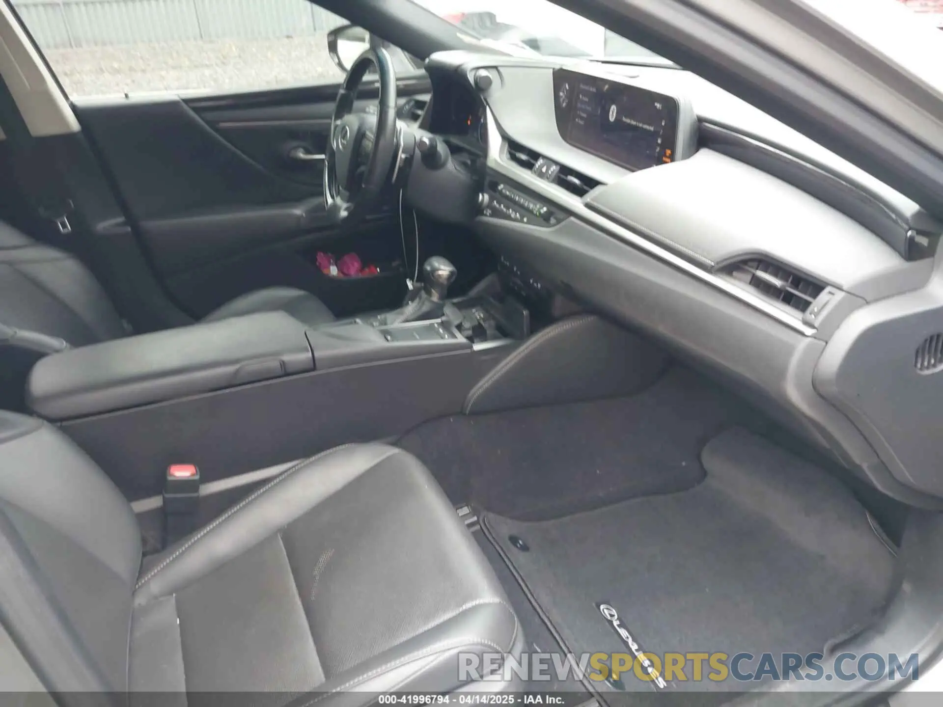 5 Photograph of a damaged car 58ABZ1B11KU051324 LEXUS ES 350 2019