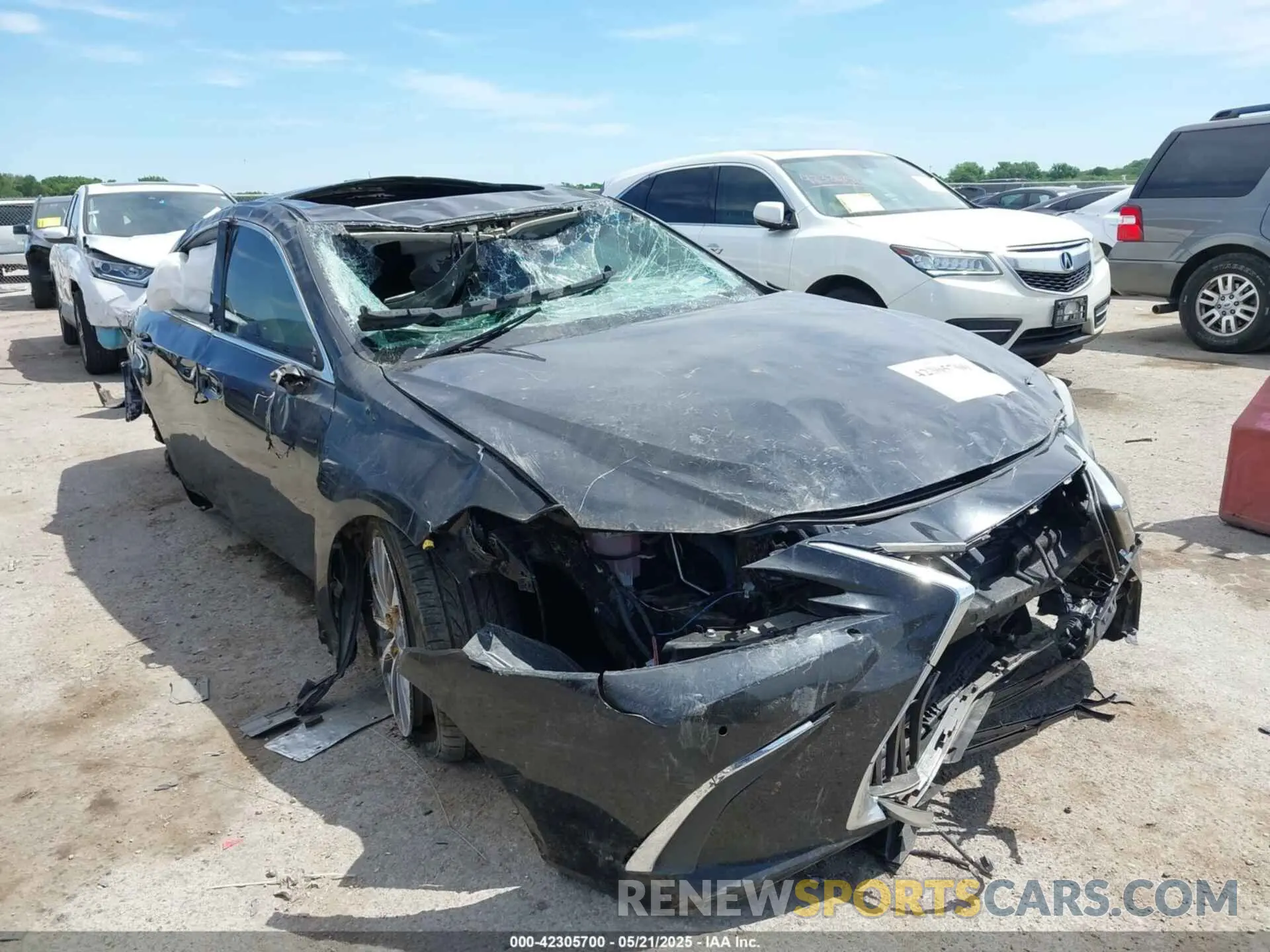 1 Photograph of a damaged car 58ABZ1B12KU012161 LEXUS ES 350 2019