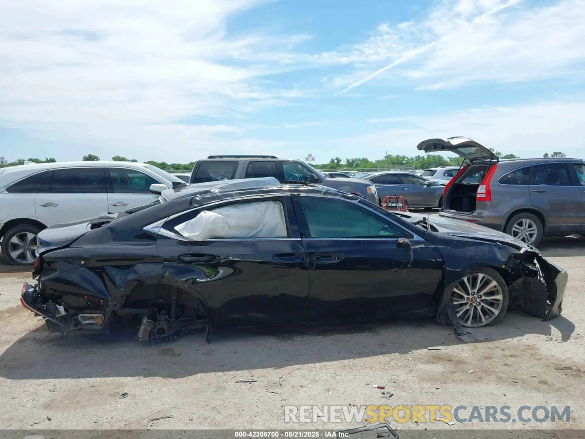 14 Photograph of a damaged car 58ABZ1B12KU012161 LEXUS ES 350 2019