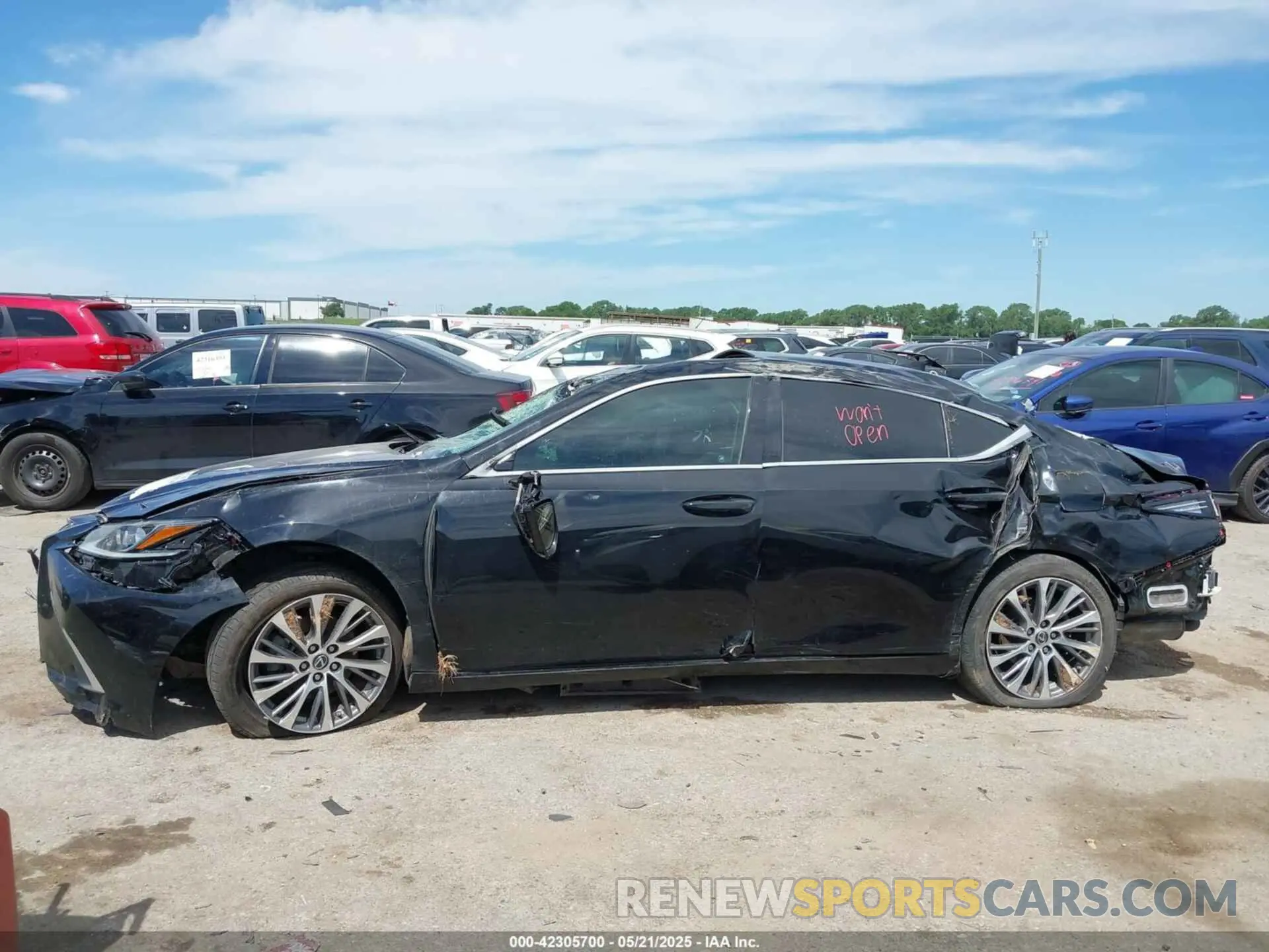 15 Photograph of a damaged car 58ABZ1B12KU012161 LEXUS ES 350 2019