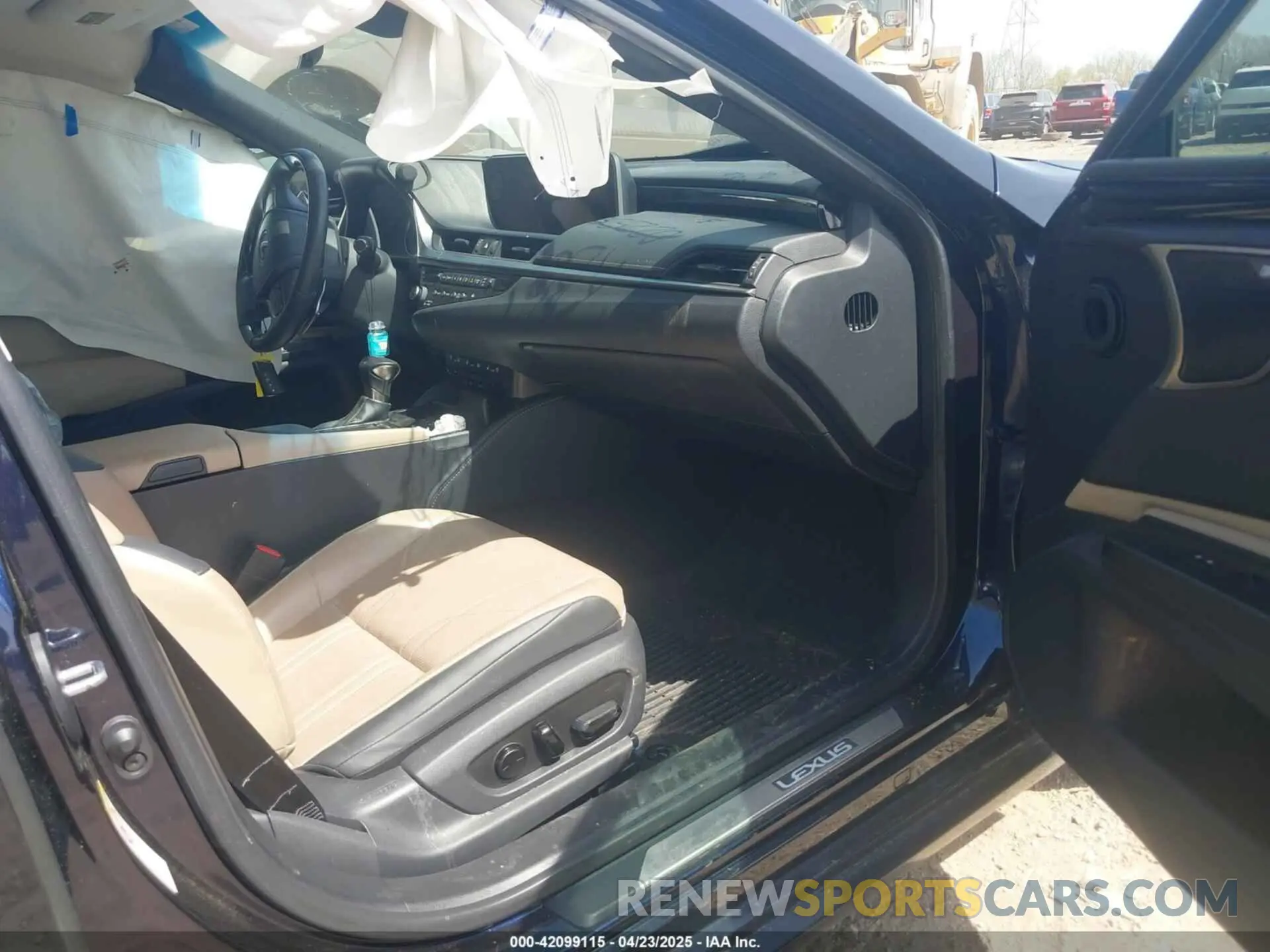 5 Photograph of a damaged car 58ABZ1B12KU022530 LEXUS ES 350 2019